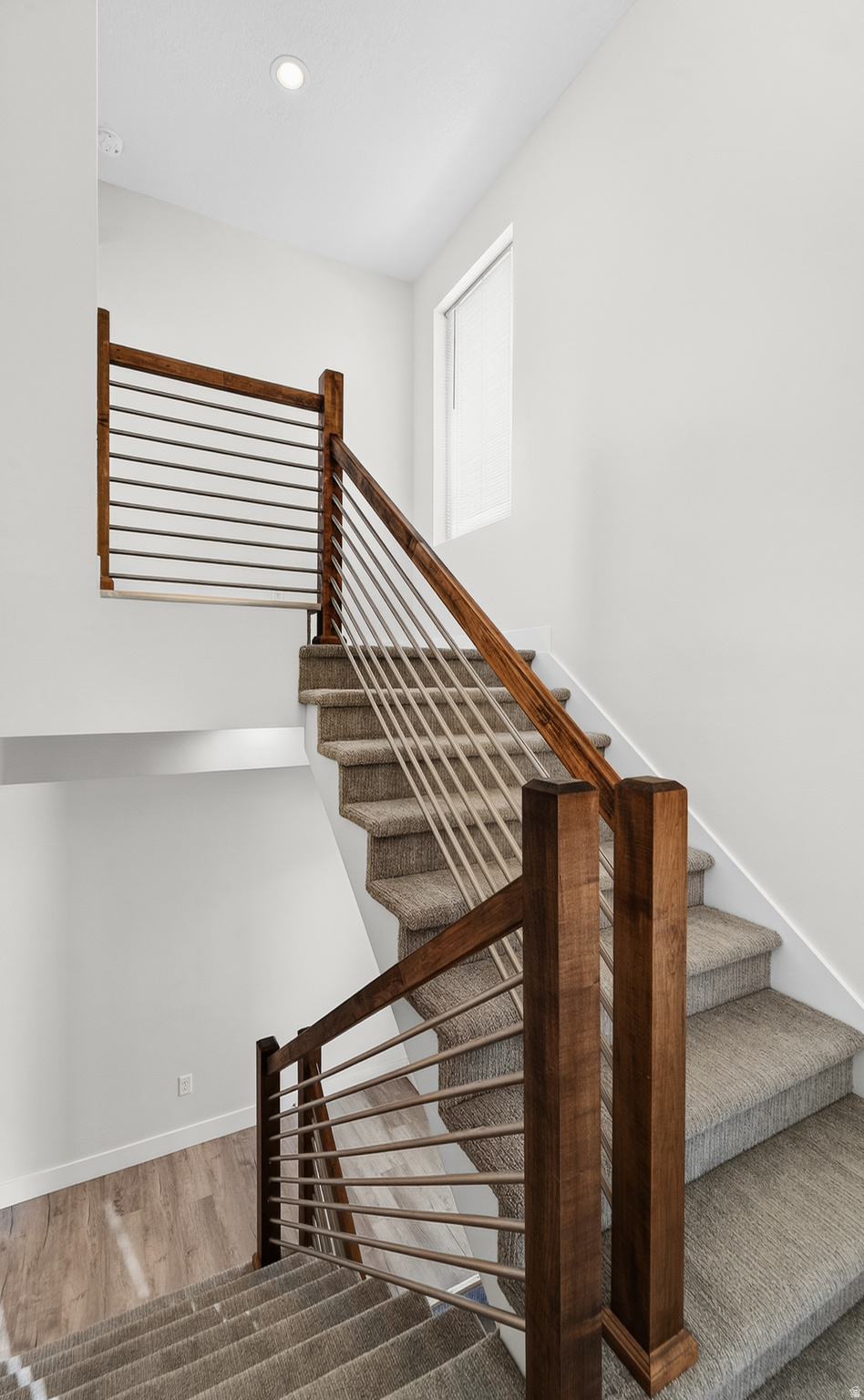LOFTS ON REDWOOD - Residential