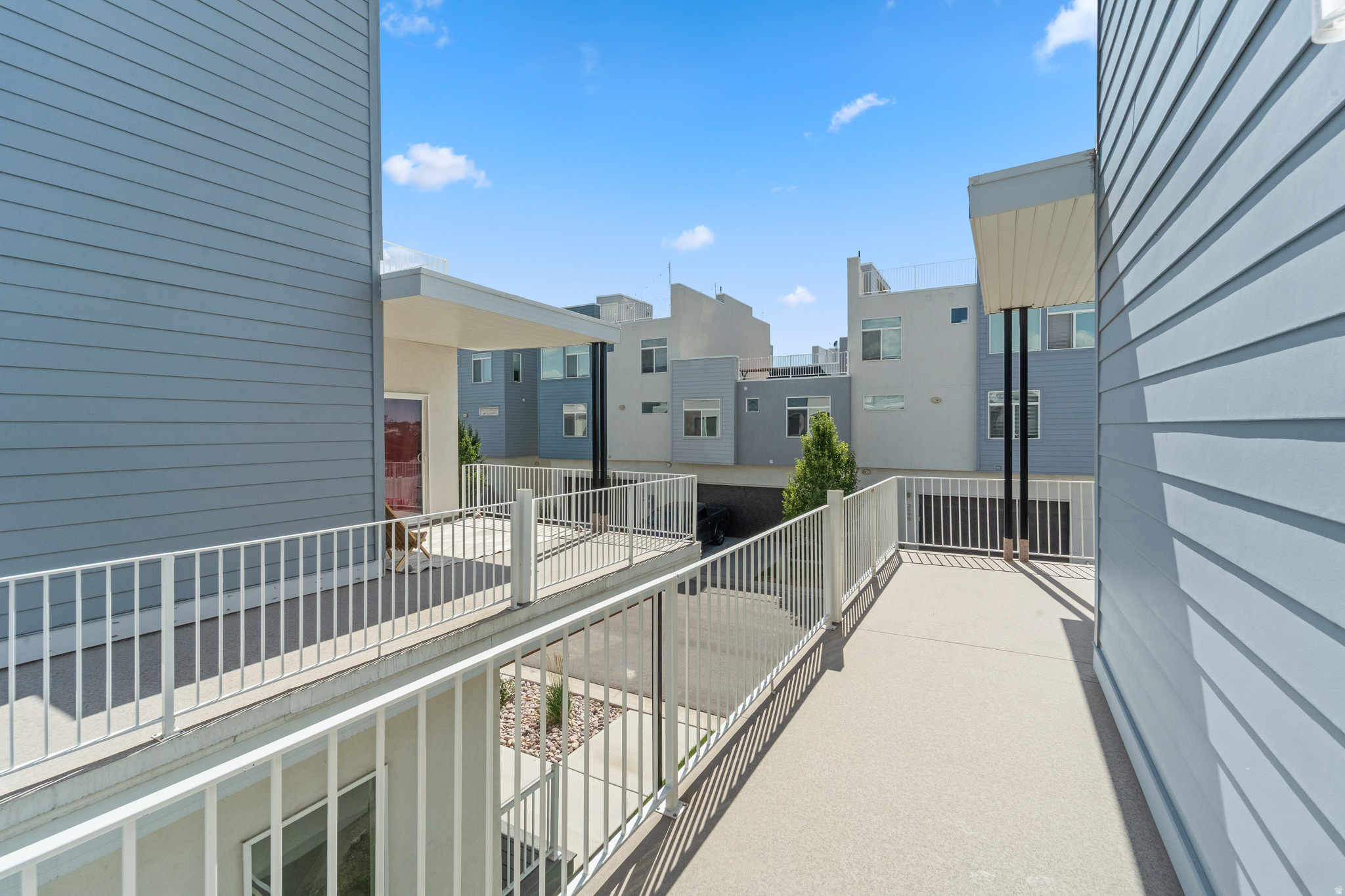 LOFTS ON REDWOOD - Residential