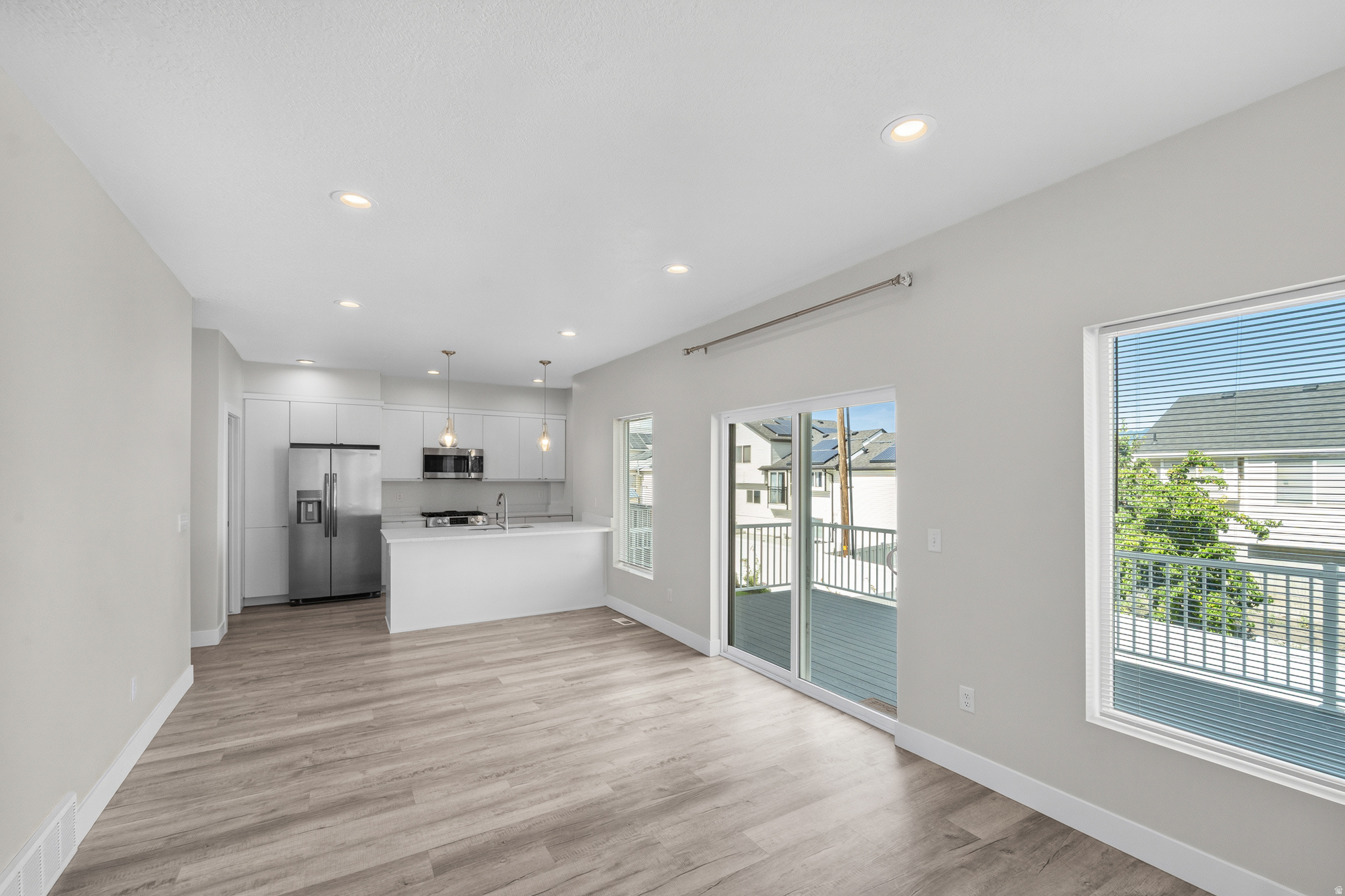 LOFTS ON REDWOOD - Residential
