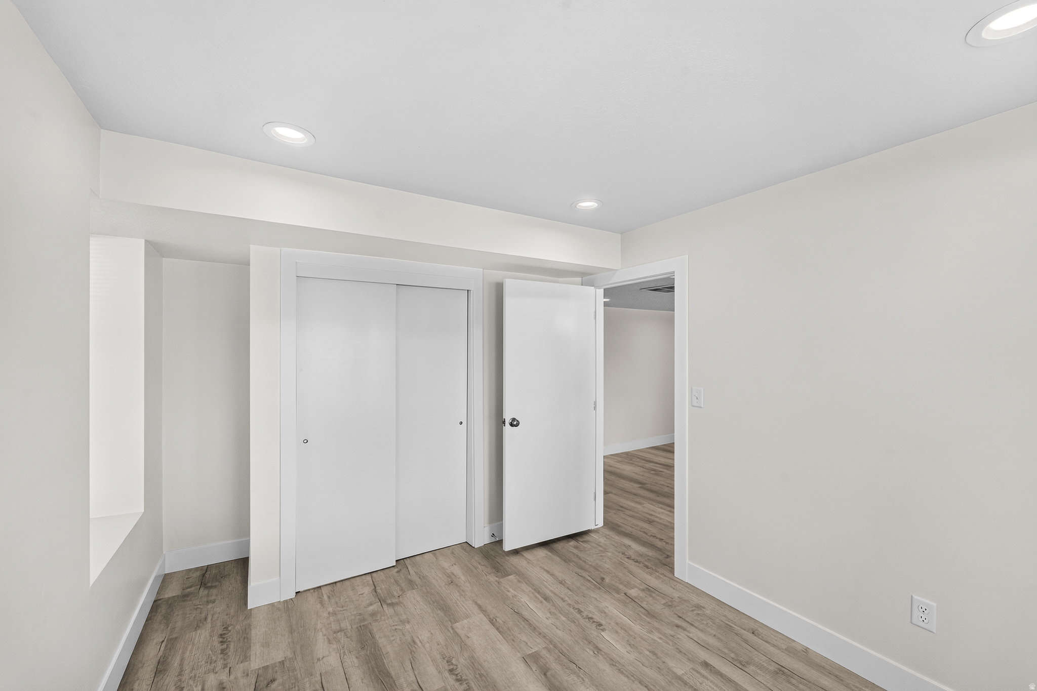 LOFTS ON REDWOOD - Residential