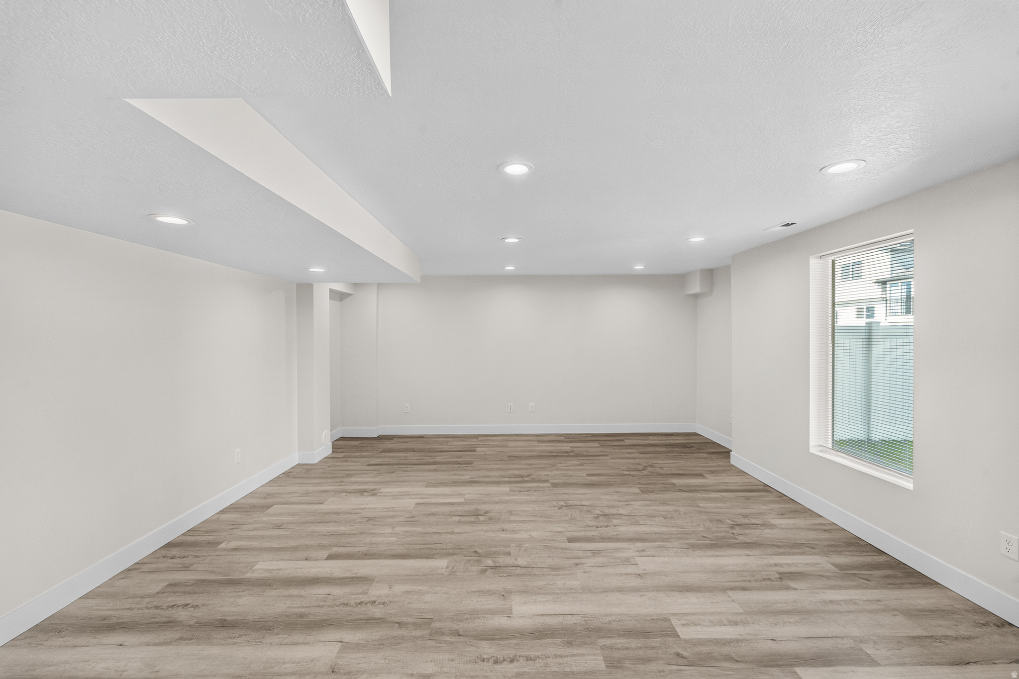 LOFTS ON REDWOOD - Residential