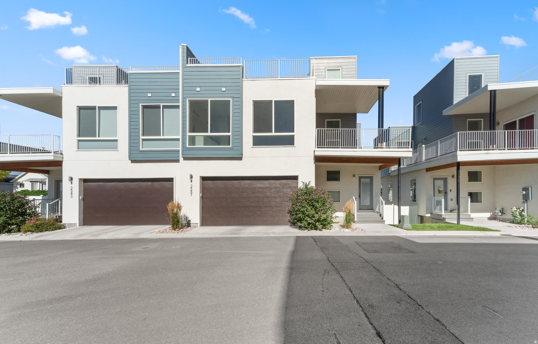 LOFTS ON REDWOOD - Residential