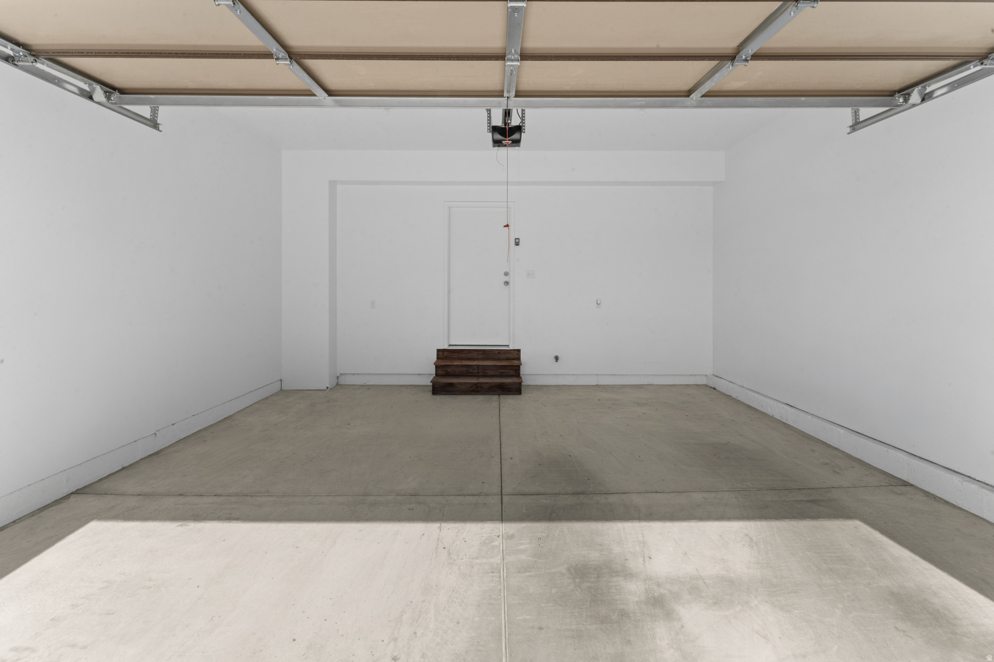 LOFTS ON REDWOOD - Residential