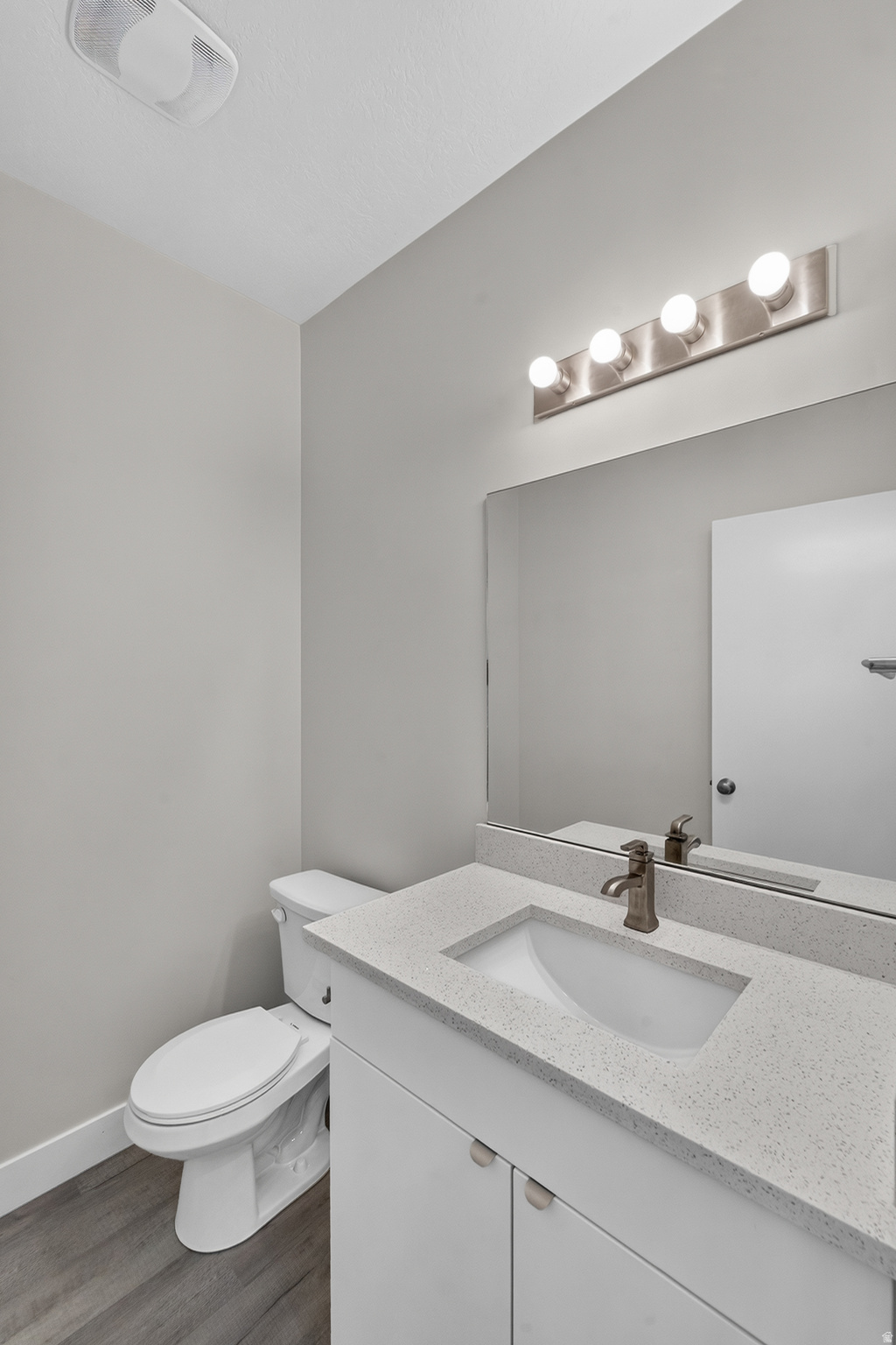 LOFTS ON REDWOOD - Residential