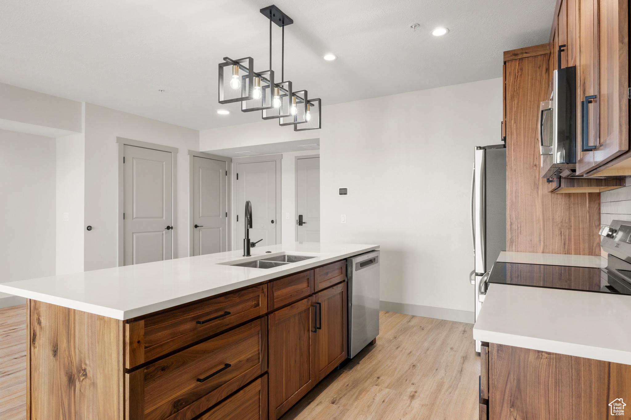 WATERS EDGE - Residential