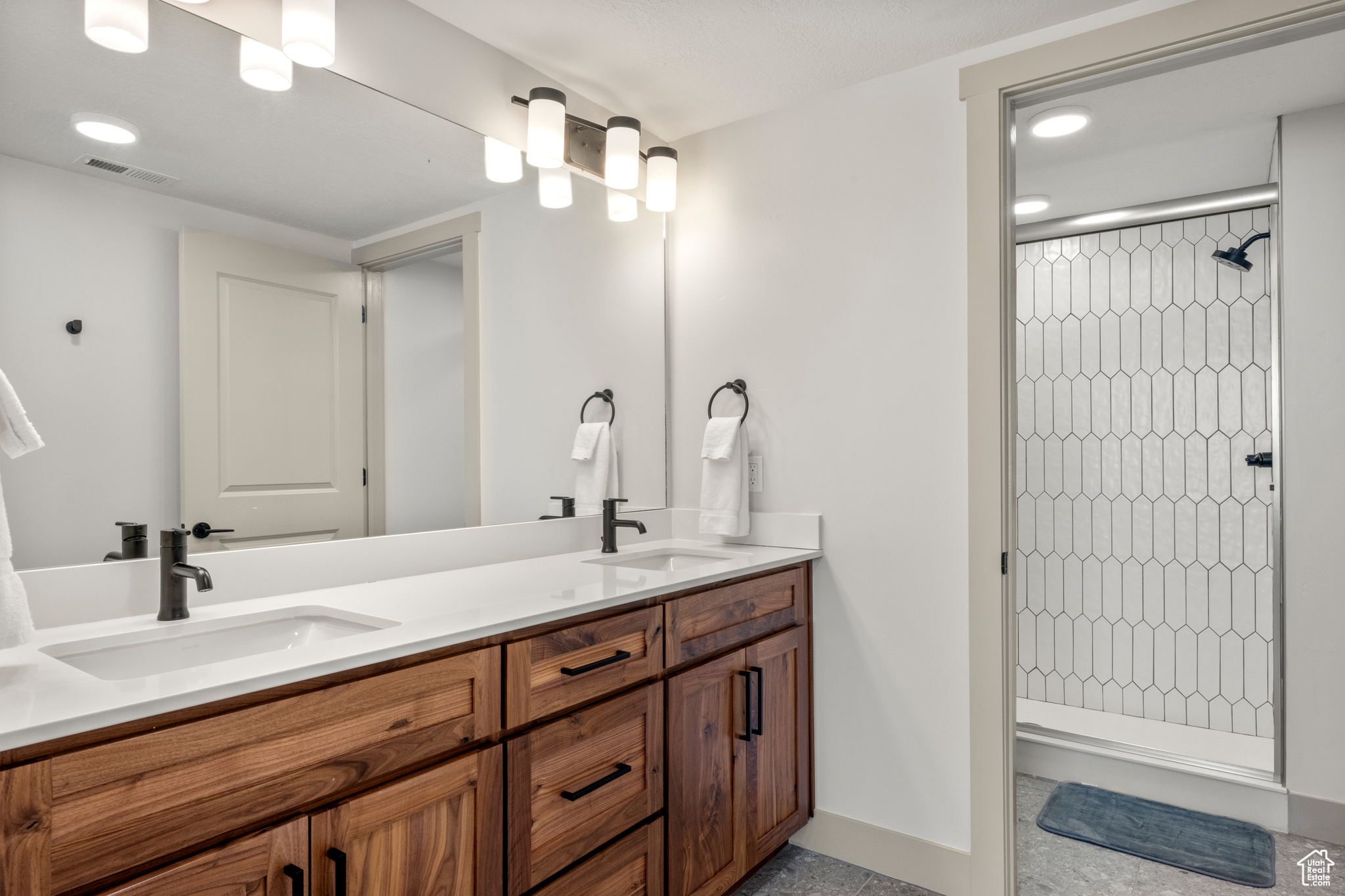 WATERS EDGE - Residential
