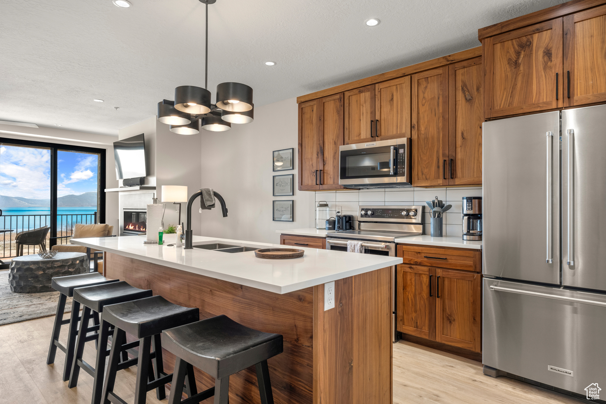 WATERS EDGE - Residential