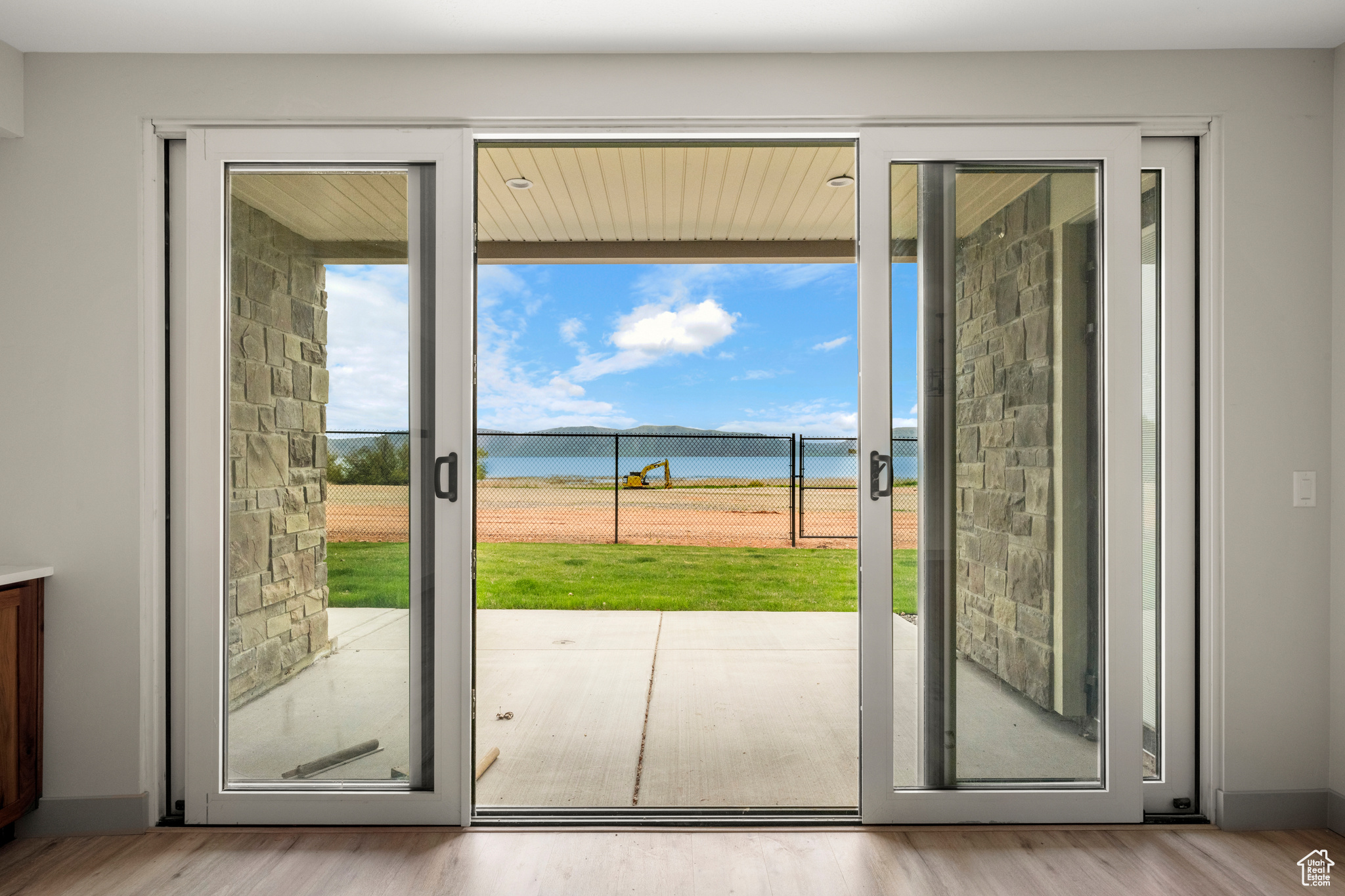 WATERS EDGE - Residential