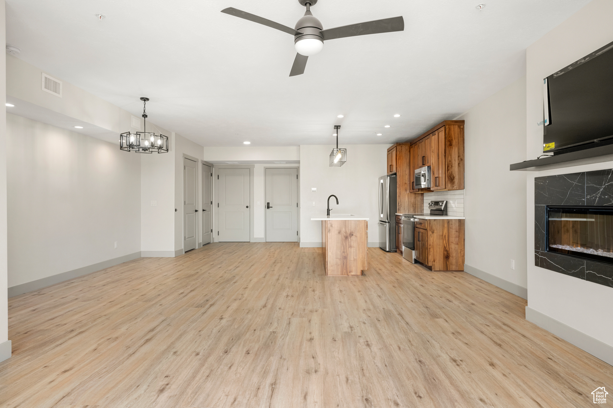 WATERS EDGE - Residential