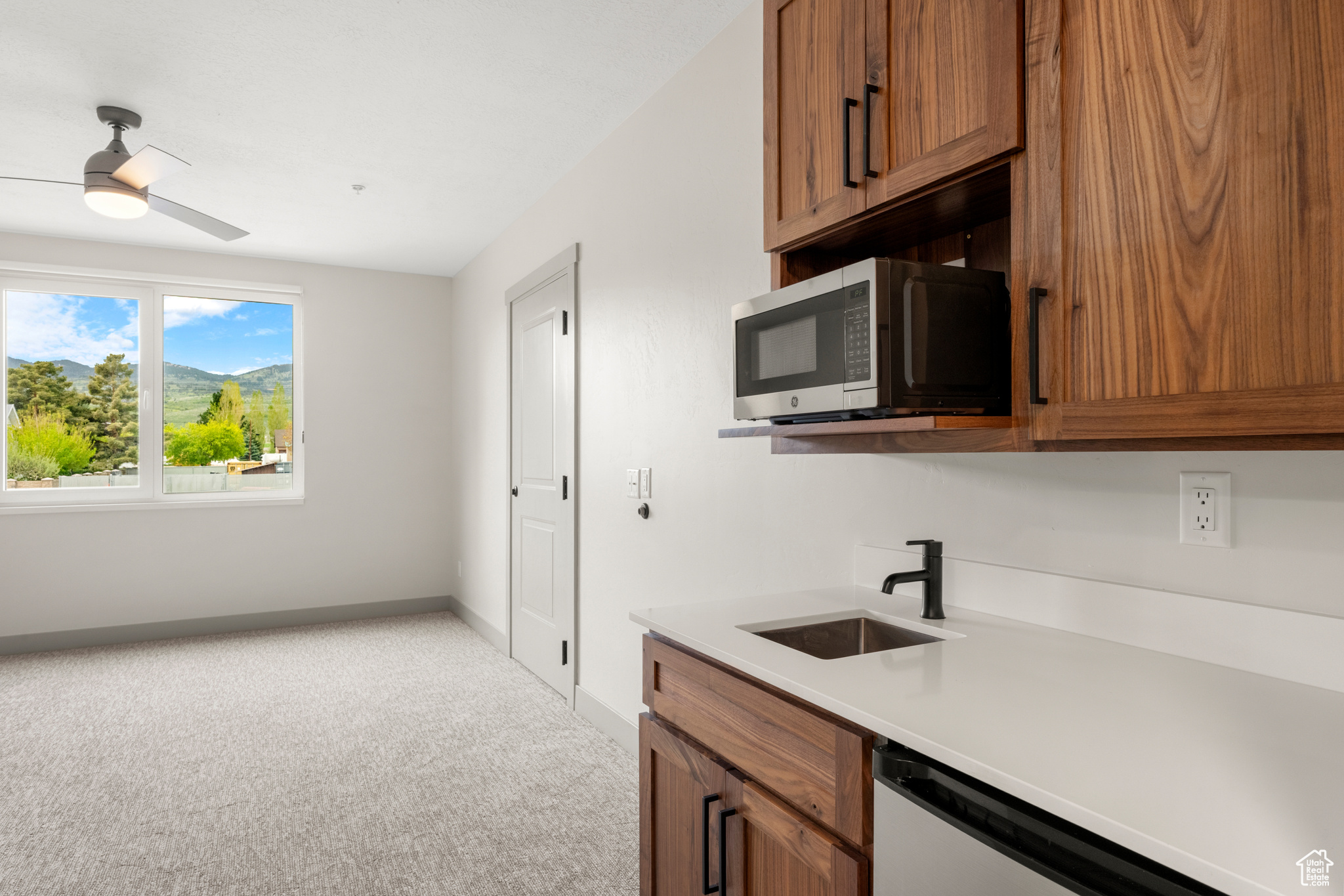 WATERS EDGE - Residential