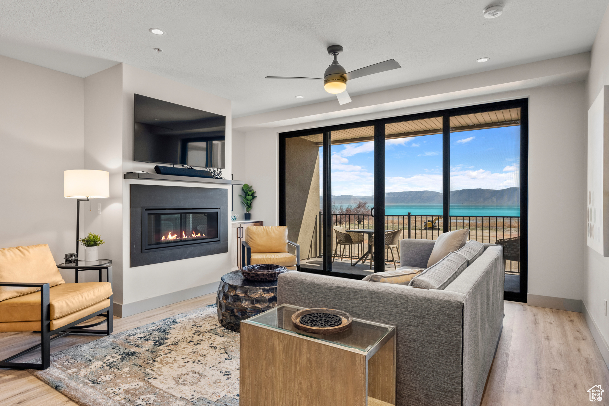 WATERS EDGE - Residential