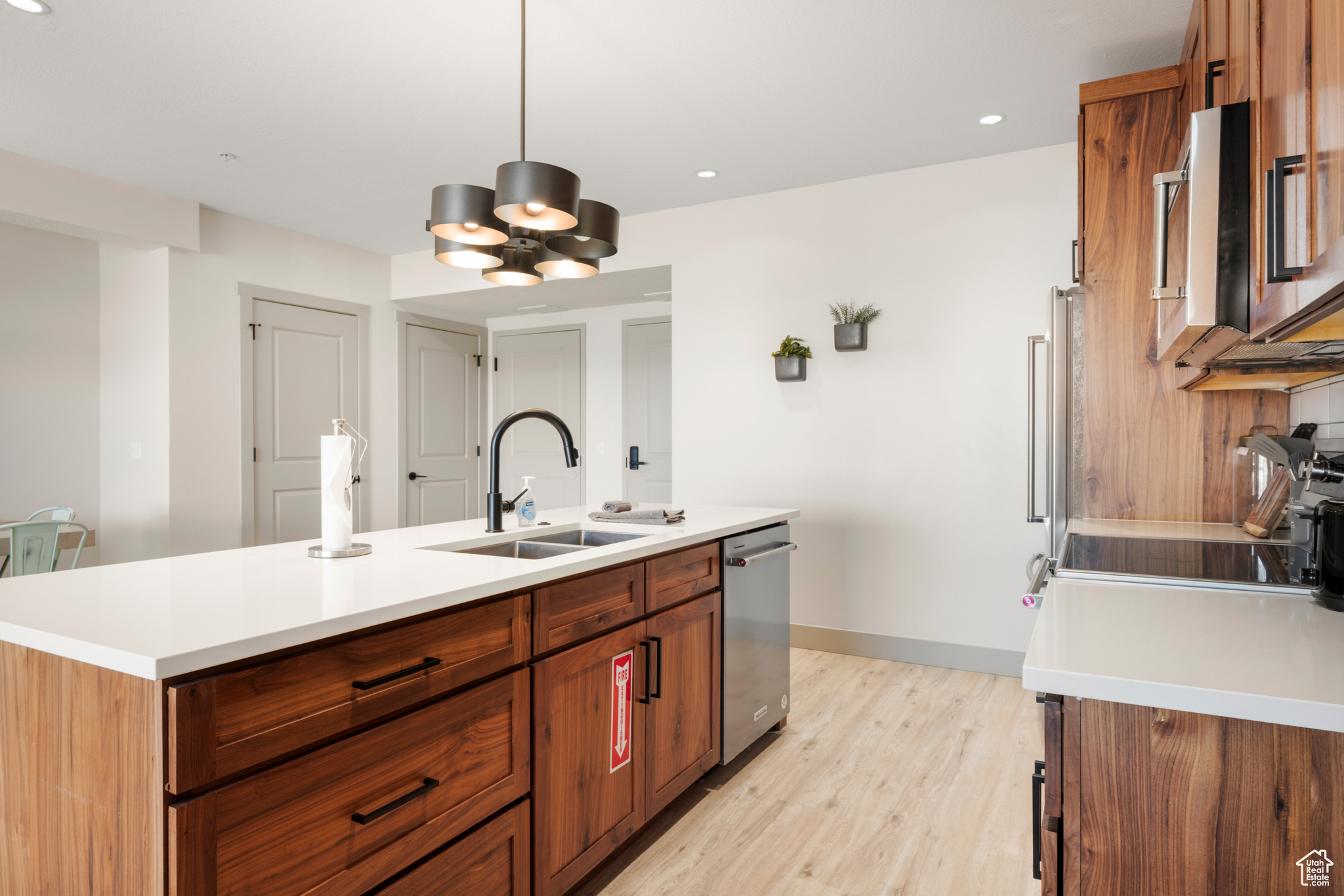 WATERS EDGE - Residential