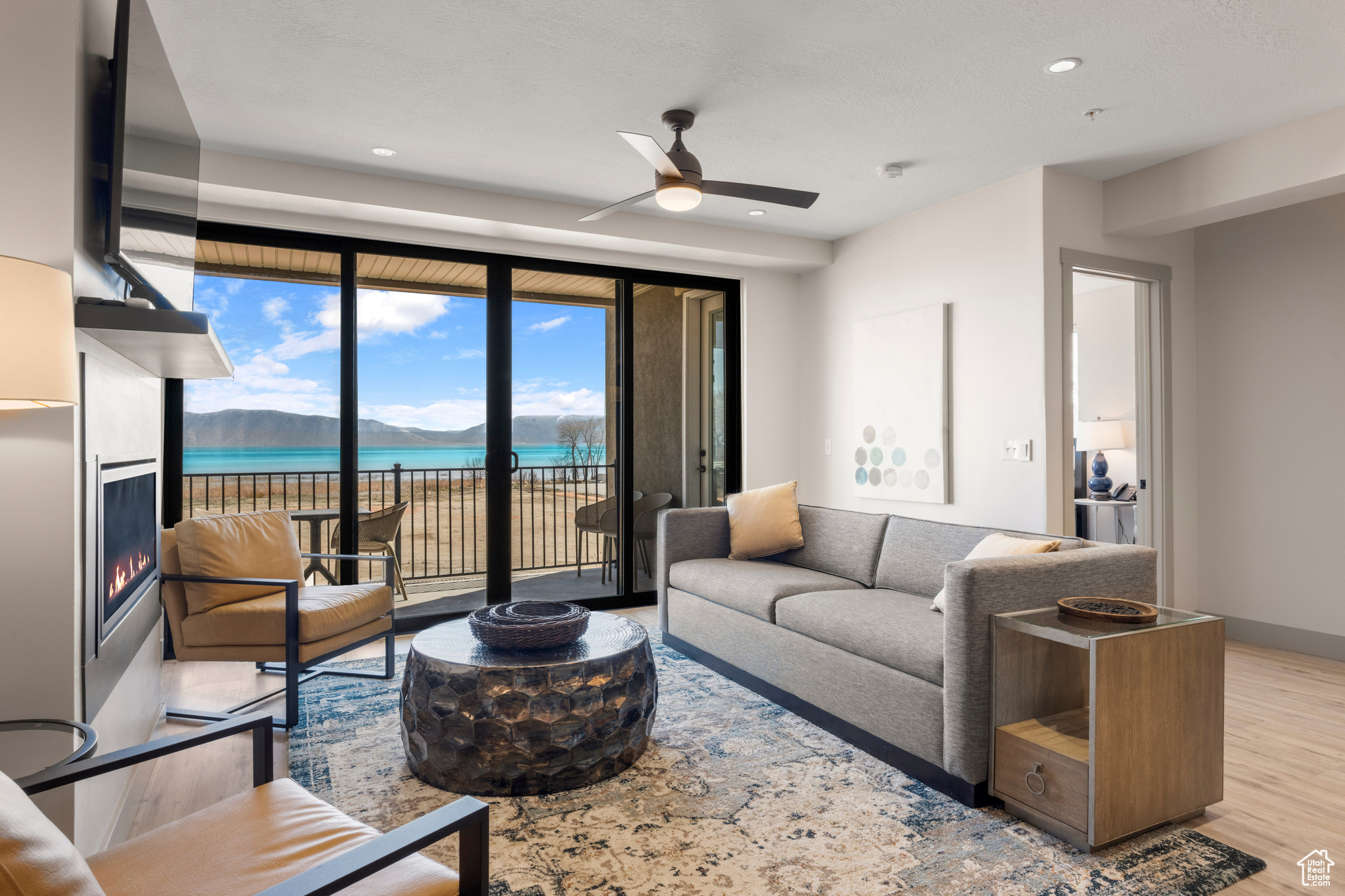 WATERS EDGE - Residential