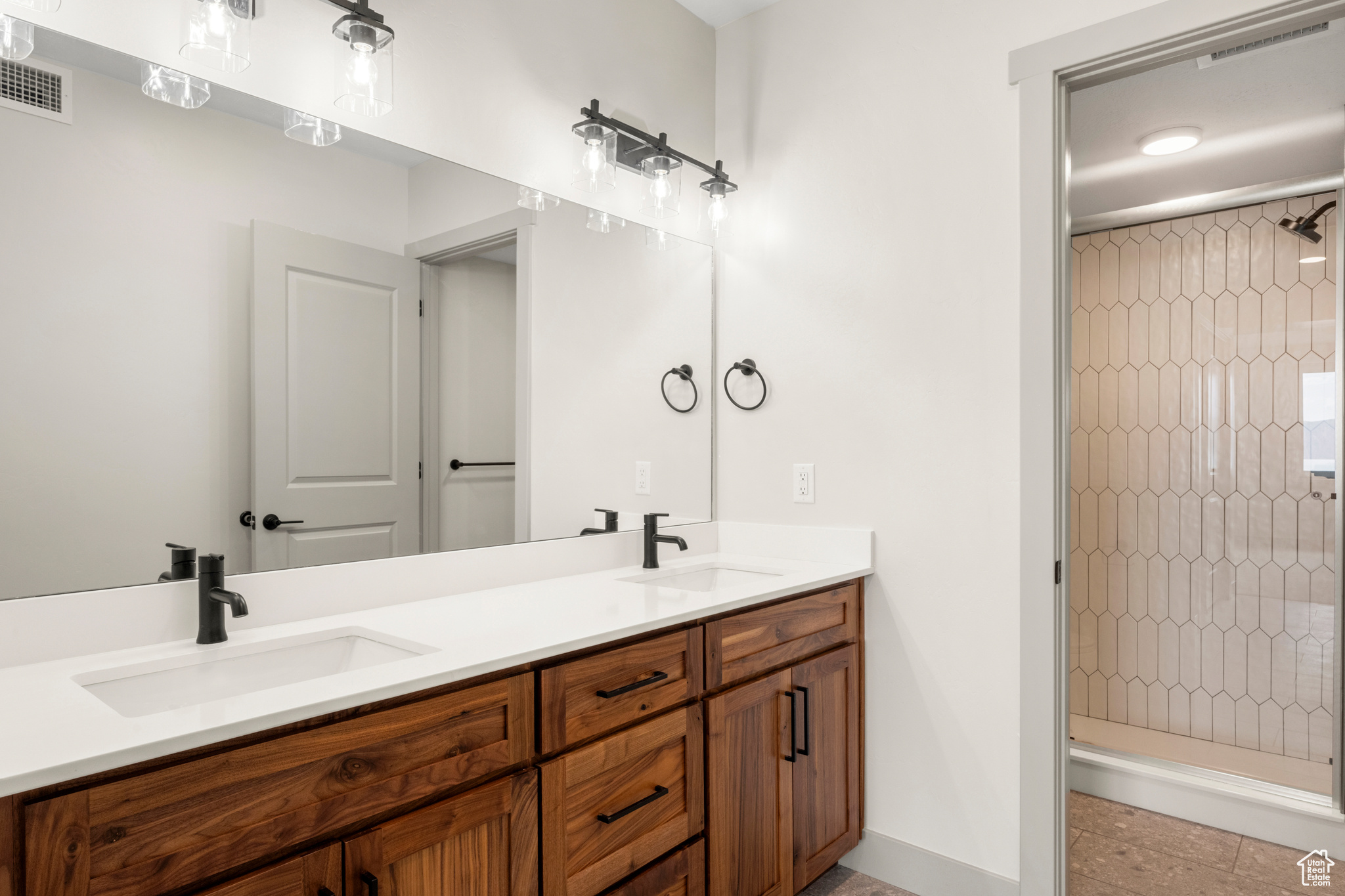 WATERS EDGE - Residential