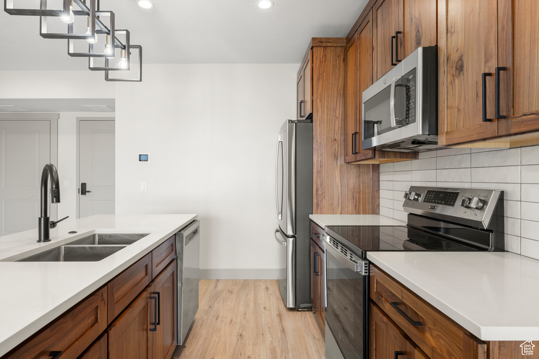 WATERS EDGE - Residential