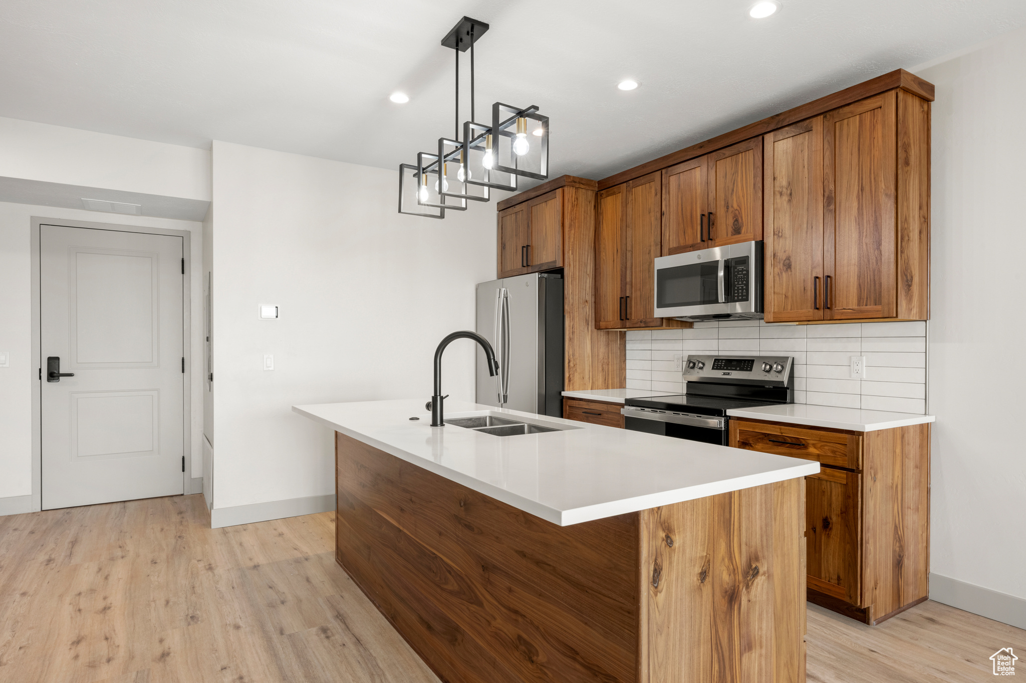 WATERS EDGE - Residential