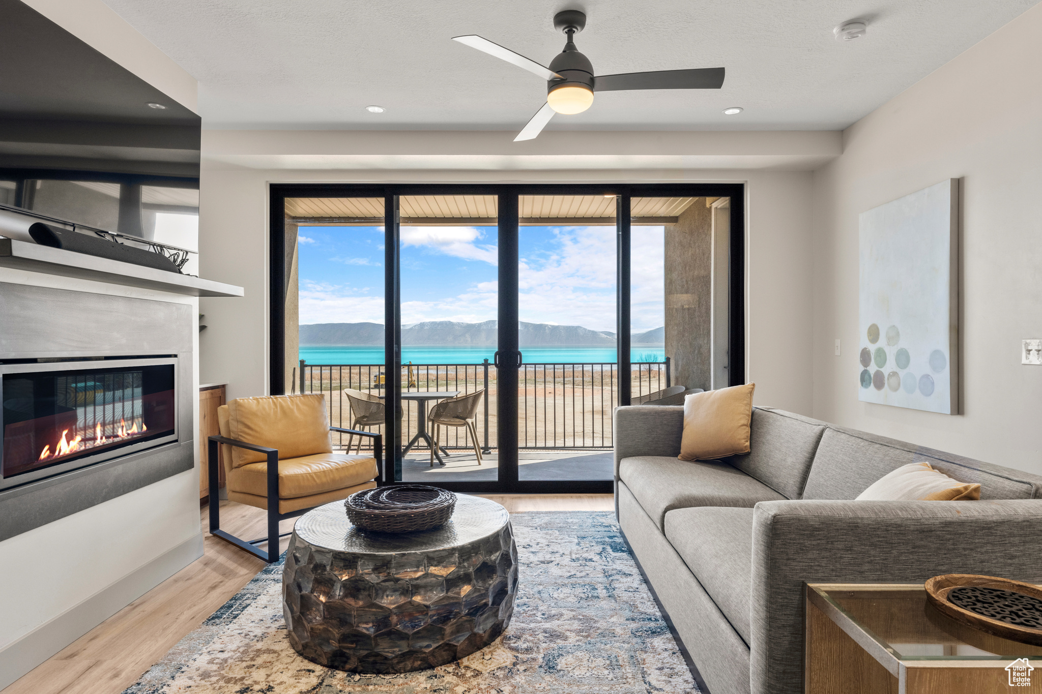 WATERS EDGE - Residential