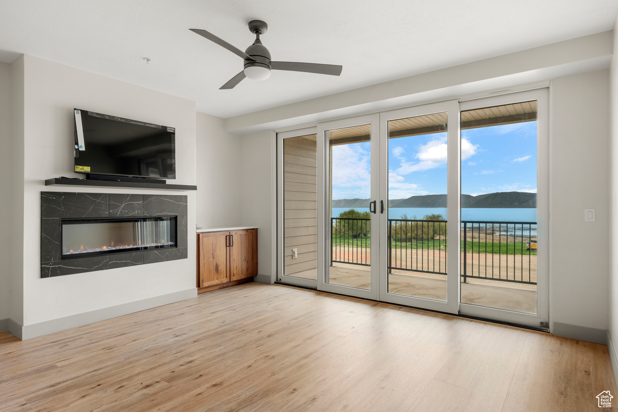 WATERS EDGE - Residential