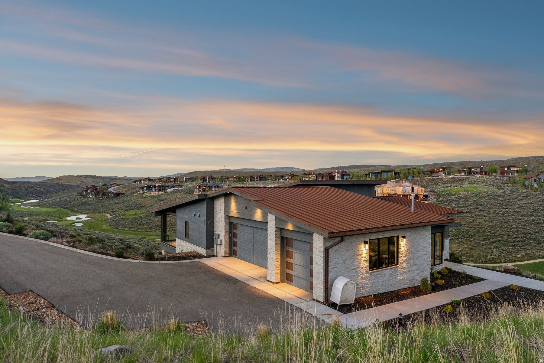 PROMONTORY PAINTED SHORES - Residential