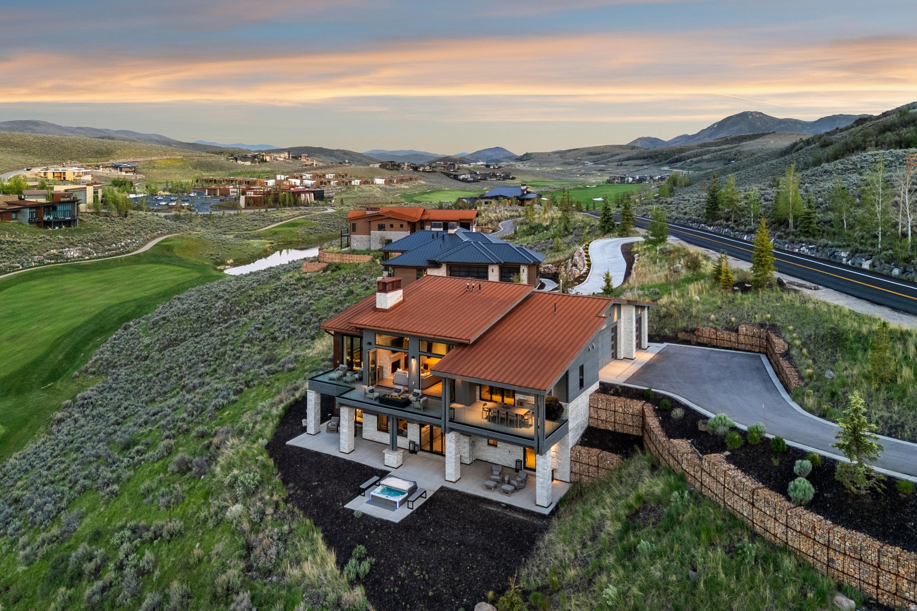 PROMONTORY PAINTED SHORES - Residential