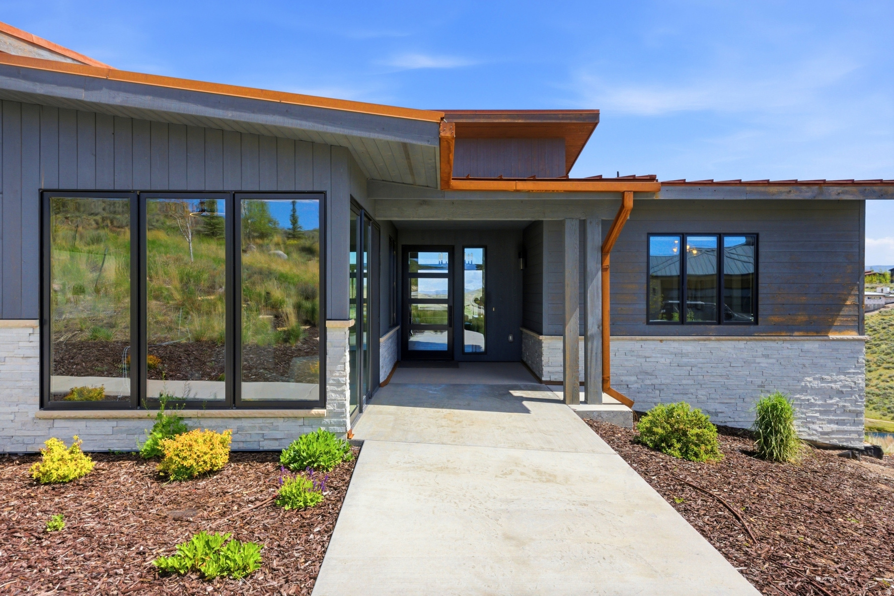 PROMONTORY PAINTED SHORES - Residential