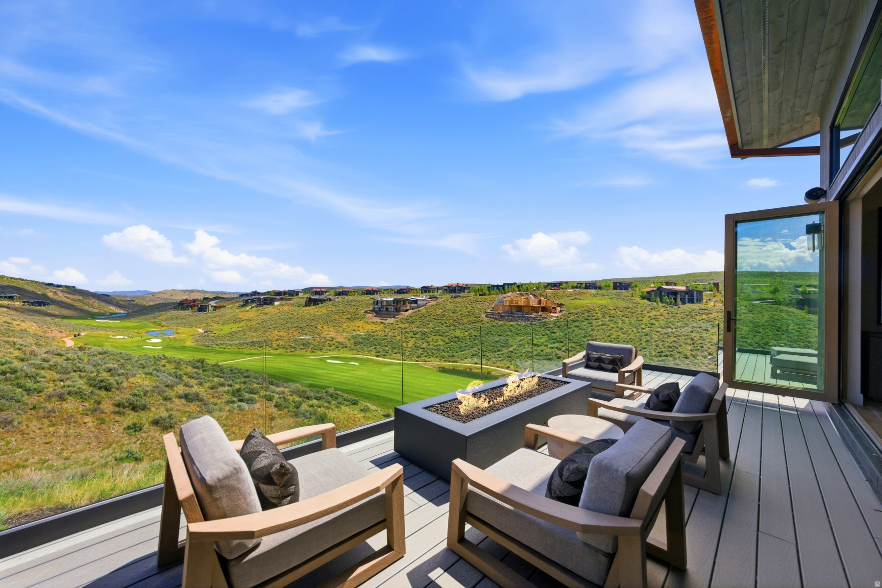 PROMONTORY PAINTED SHORES - Residential
