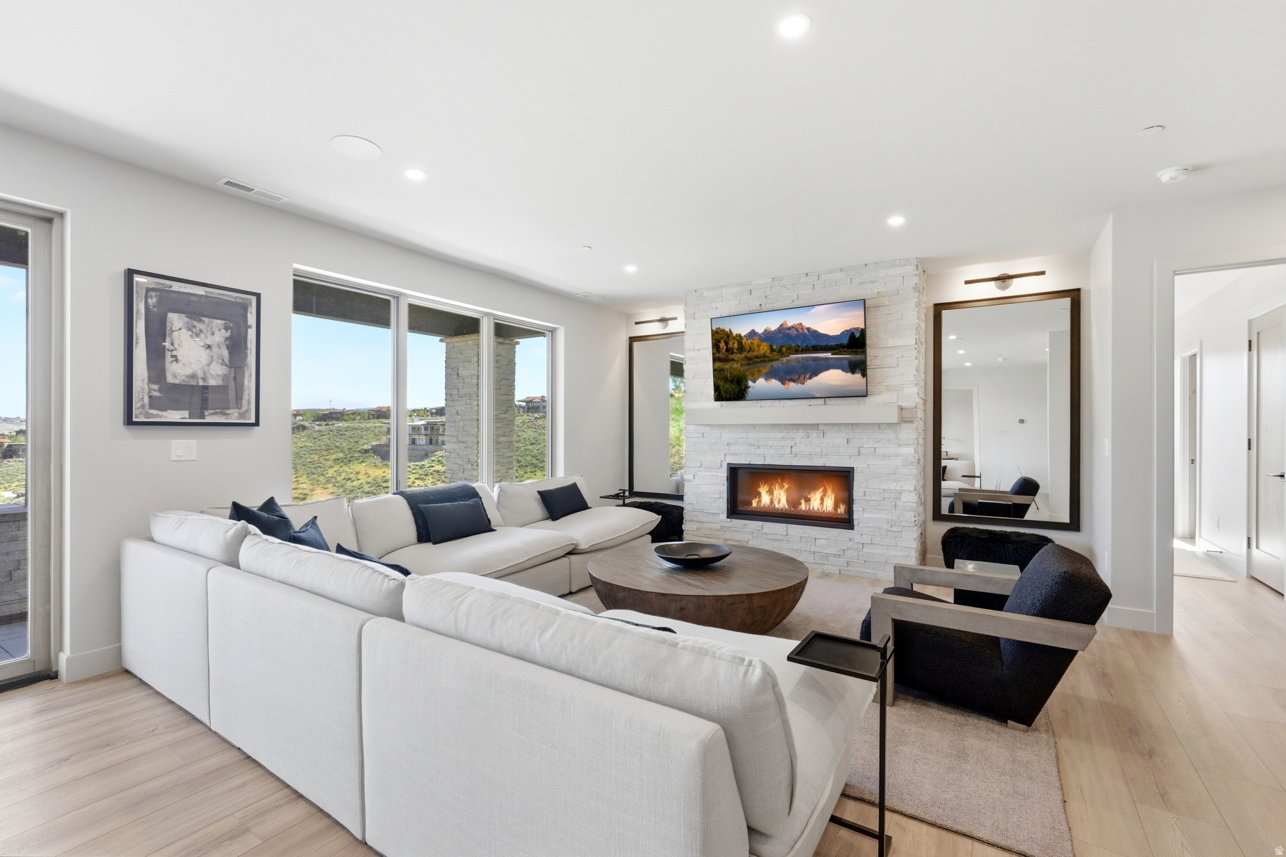 PROMONTORY PAINTED SHORES - Residential