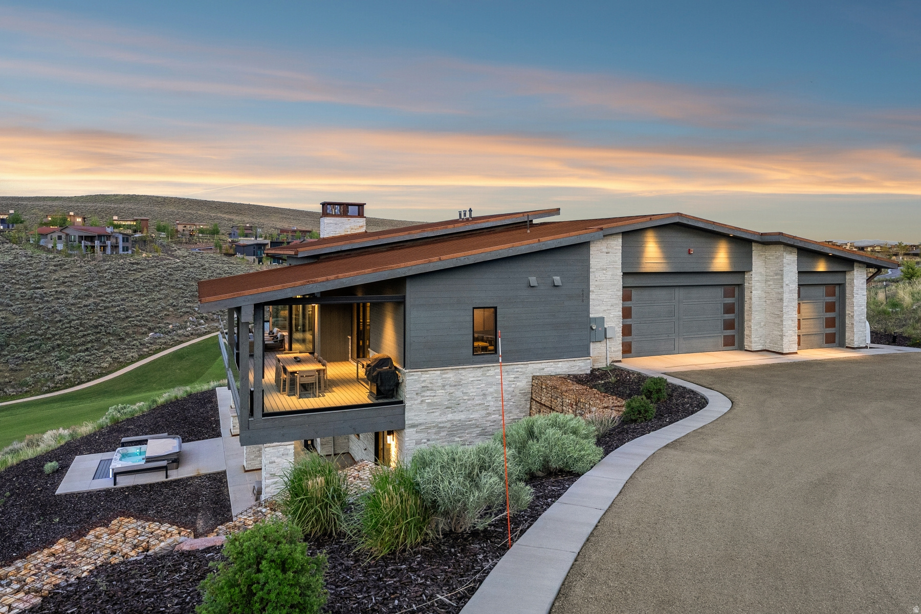 PROMONTORY PAINTED SHORES - Residential