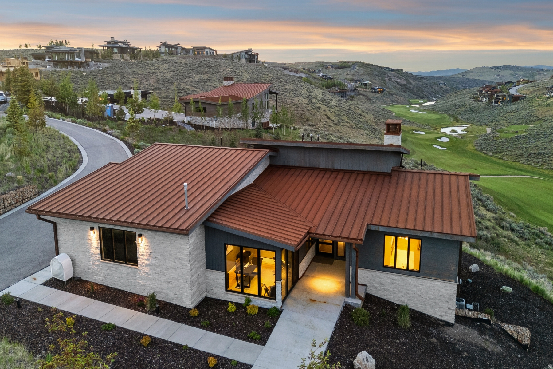 PROMONTORY PAINTED SHORES - Residential