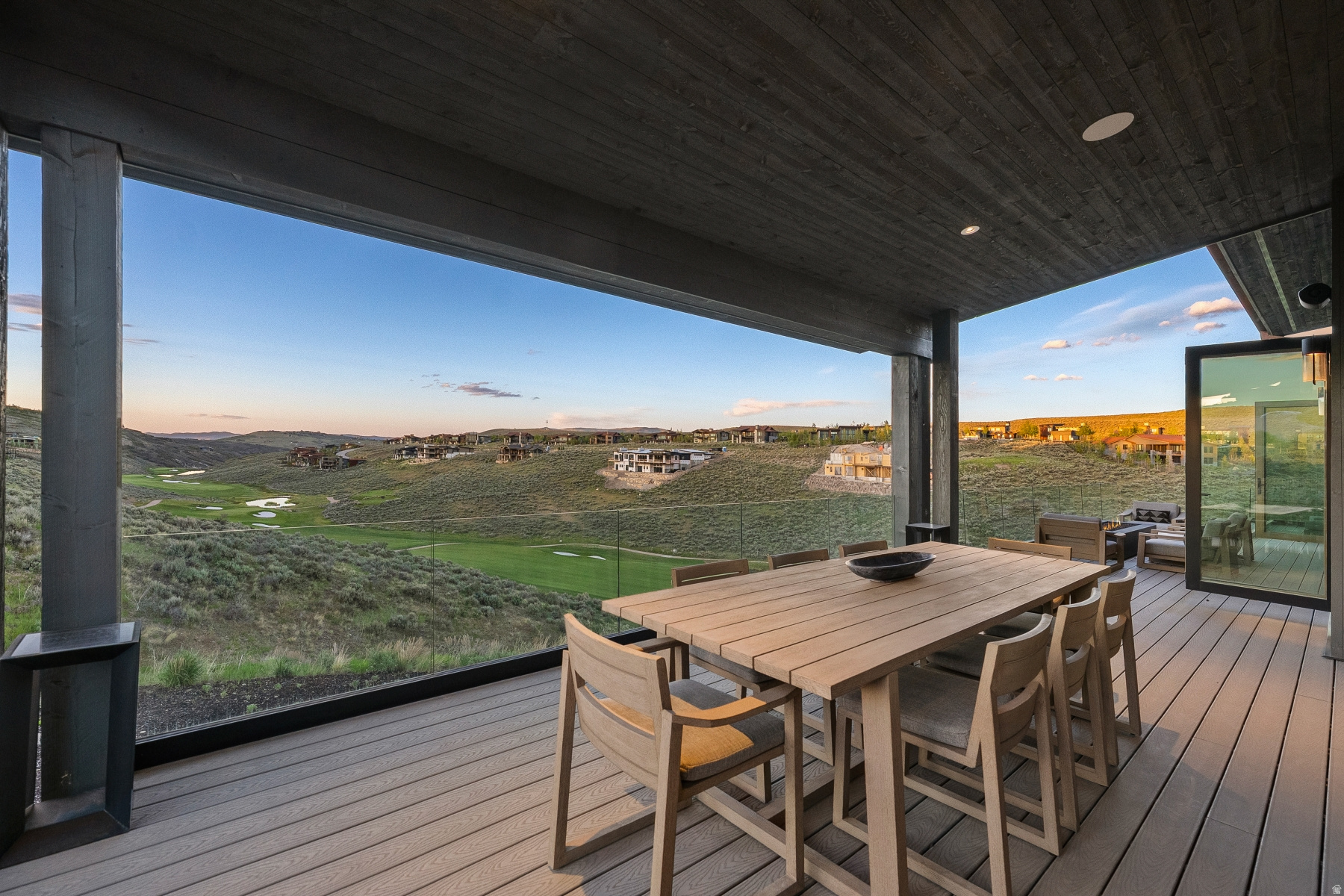 PROMONTORY PAINTED SHORES - Residential