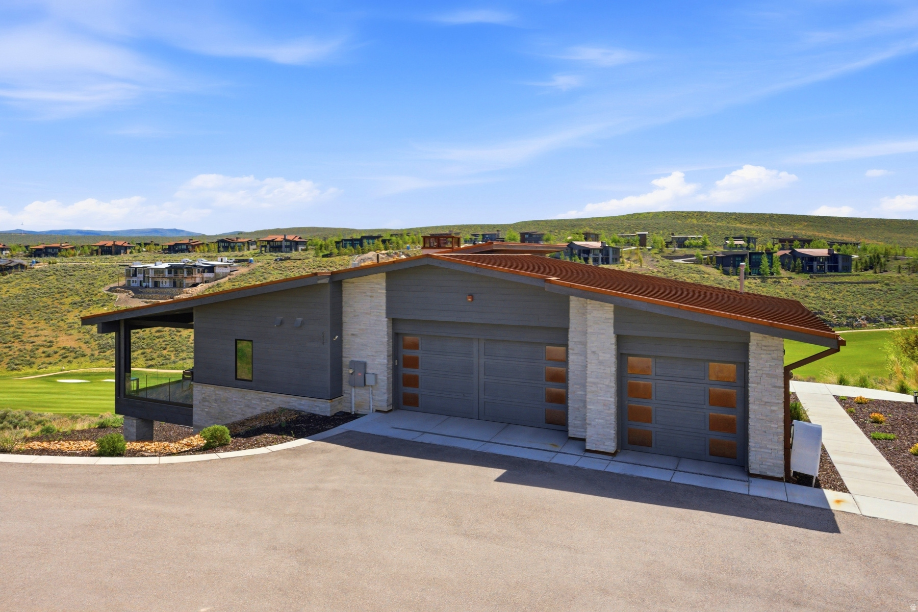 PROMONTORY PAINTED SHORES - Residential