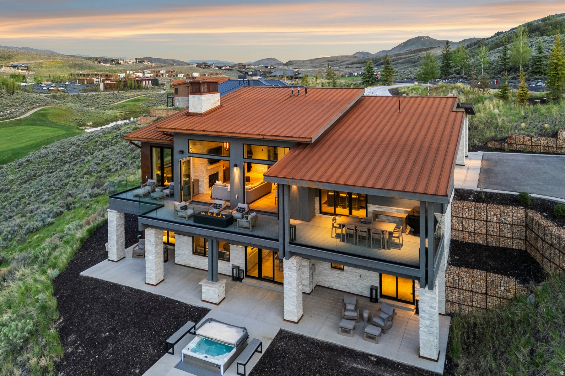 PROMONTORY PAINTED SHORES - Residential