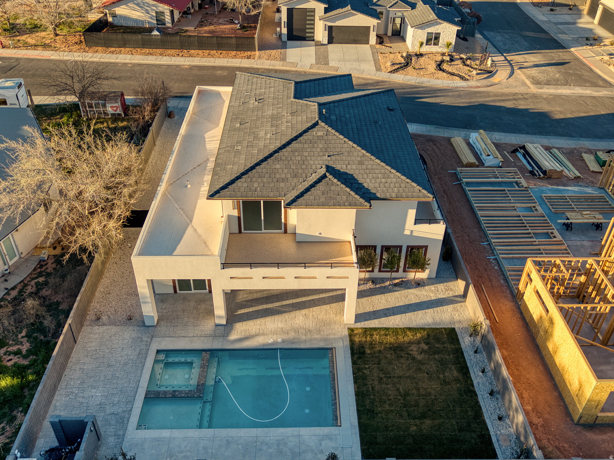 FALON RIDGE - Residential