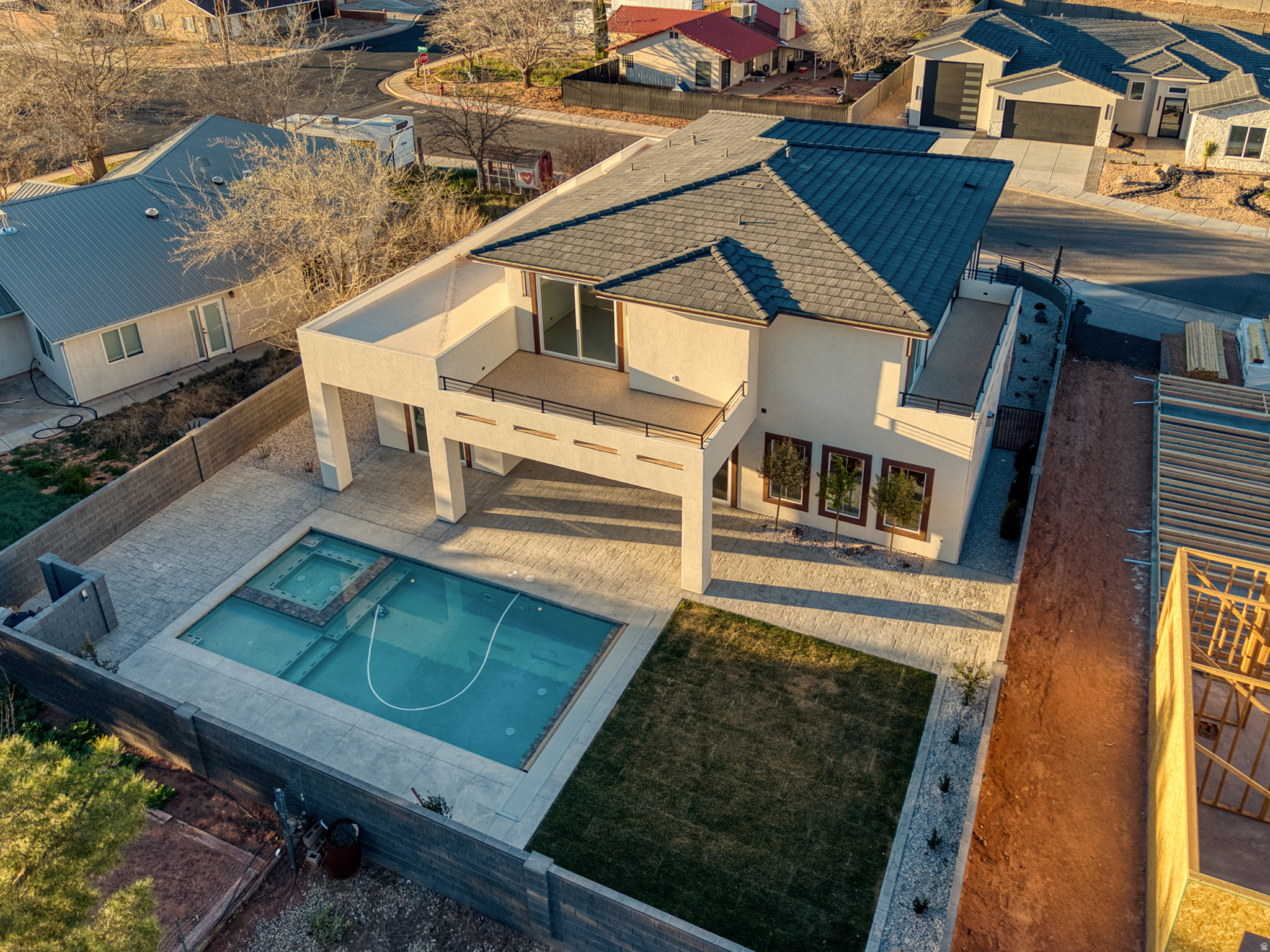 FALON RIDGE - Residential