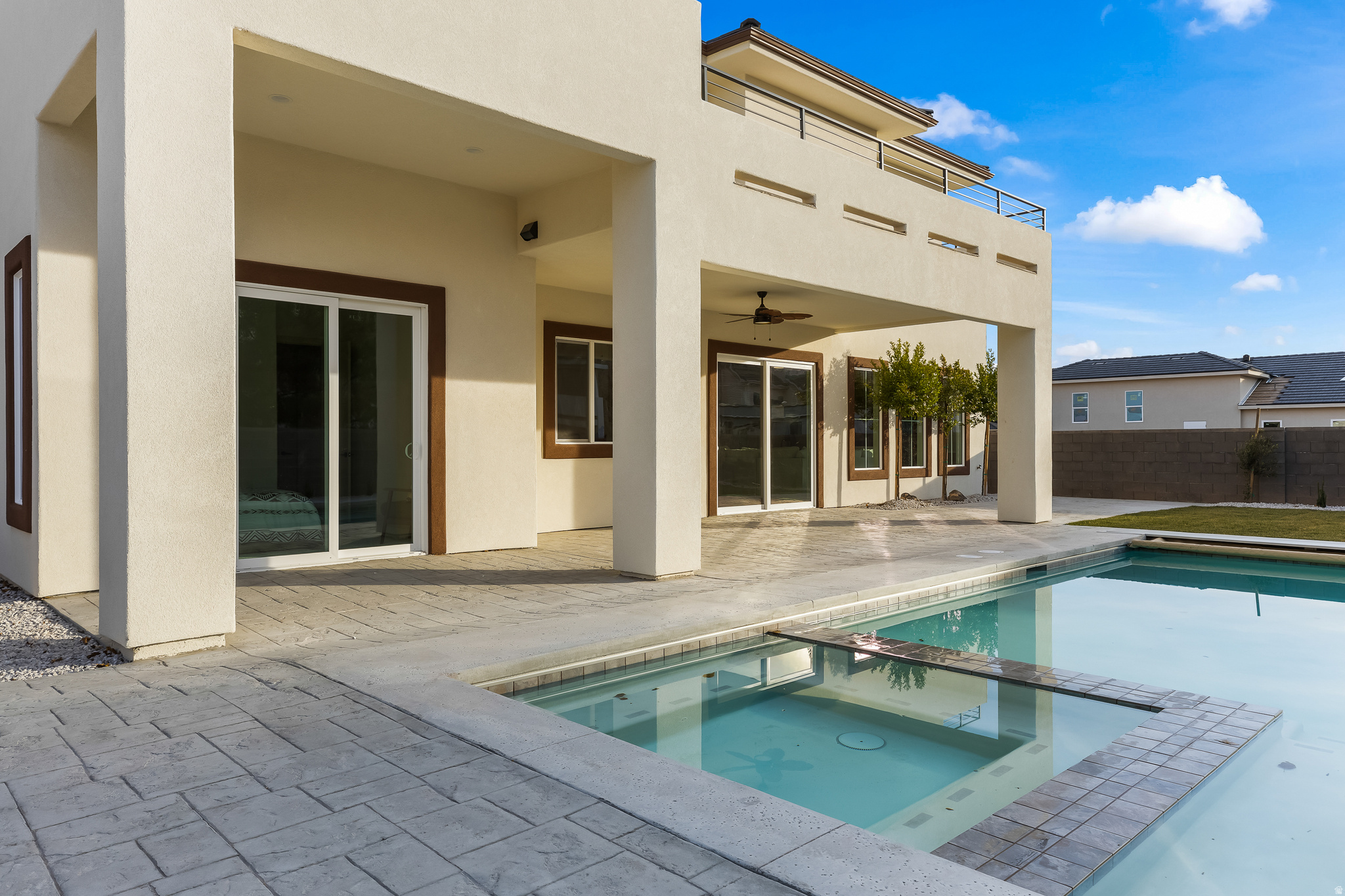 FALON RIDGE - Residential