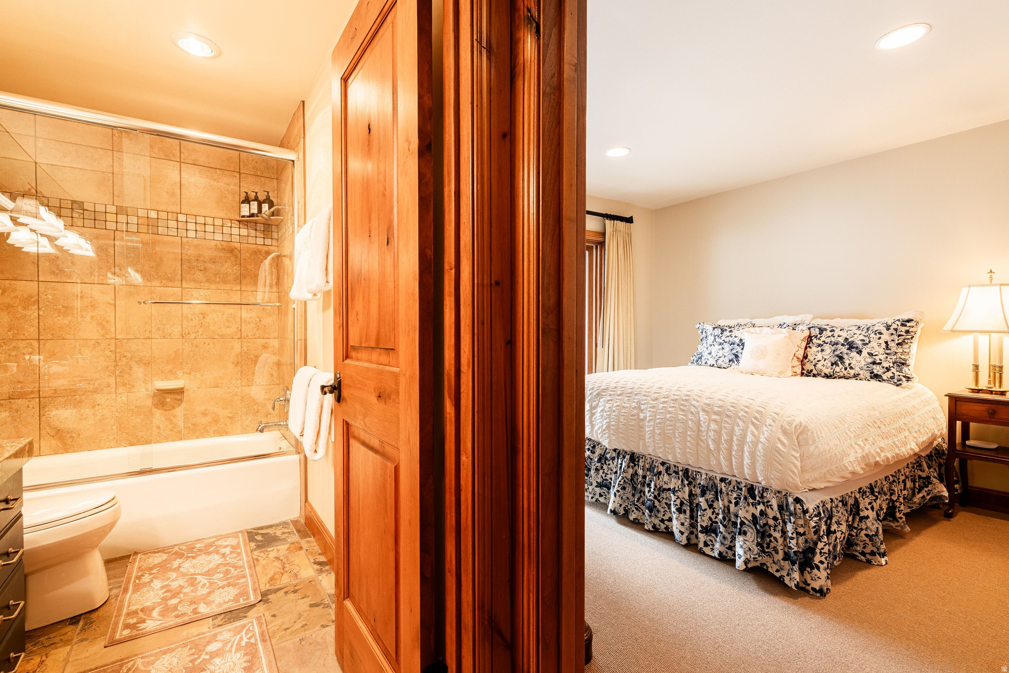 LAKESIDE - Residential Lease