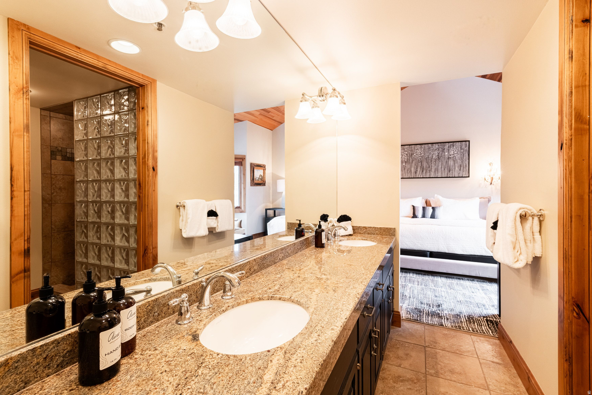 LAKESIDE - Residential Lease