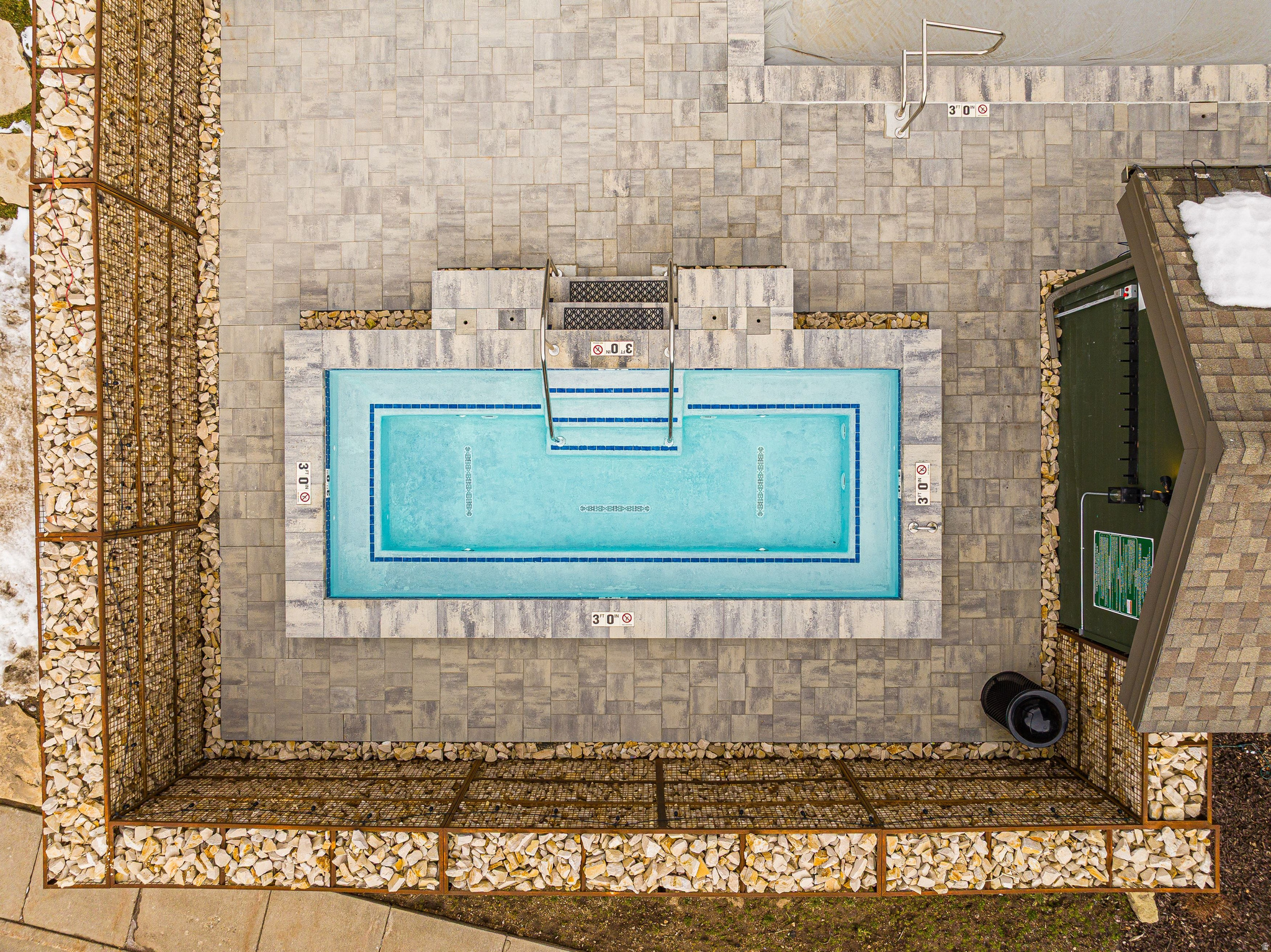 LAKESIDE - Residential Lease