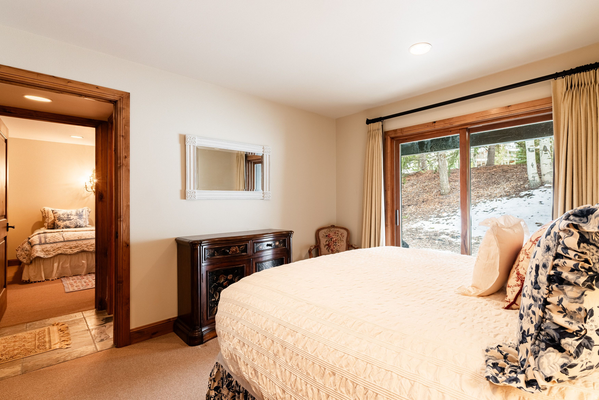 LAKESIDE - Residential Lease