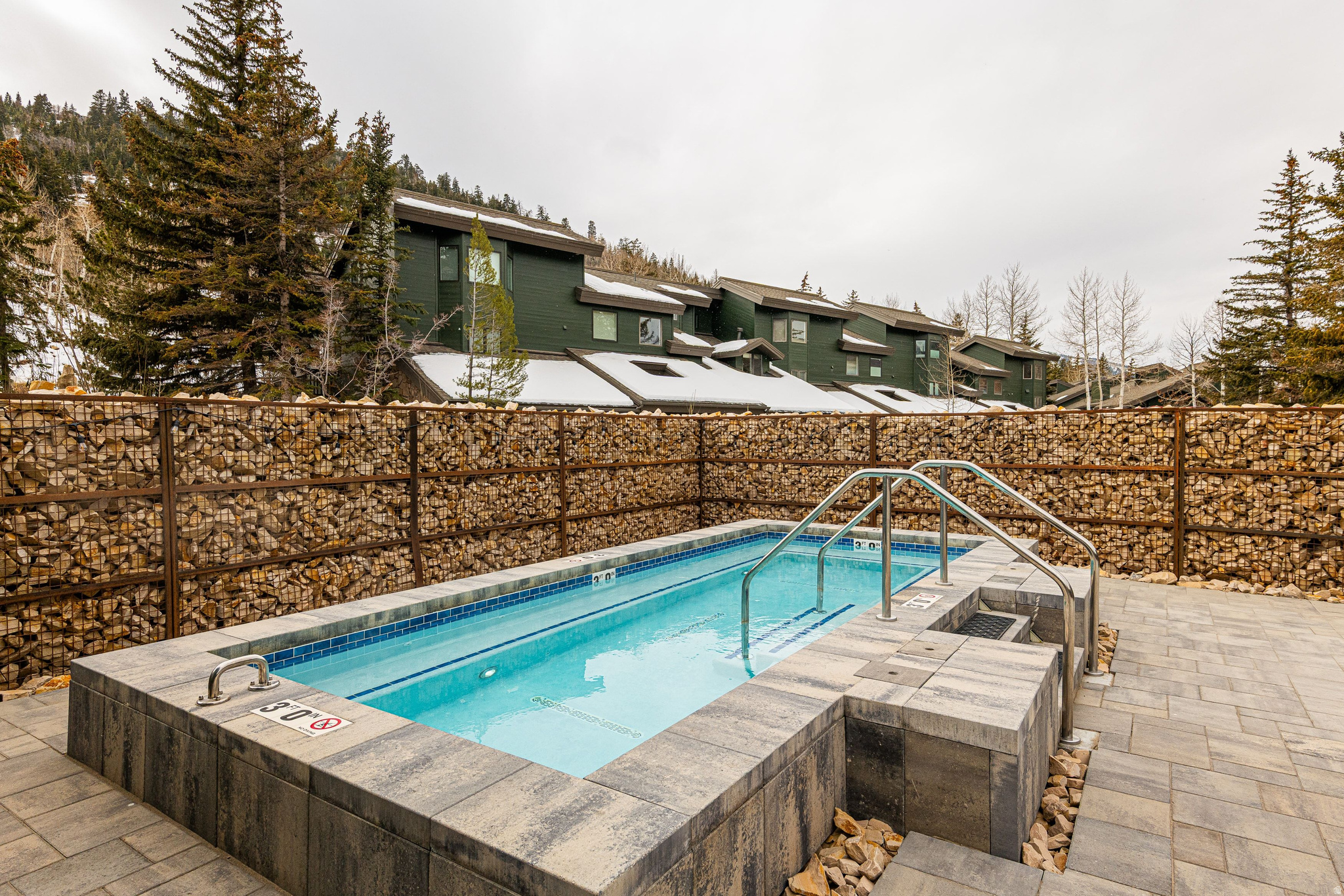 LAKESIDE - Residential Lease