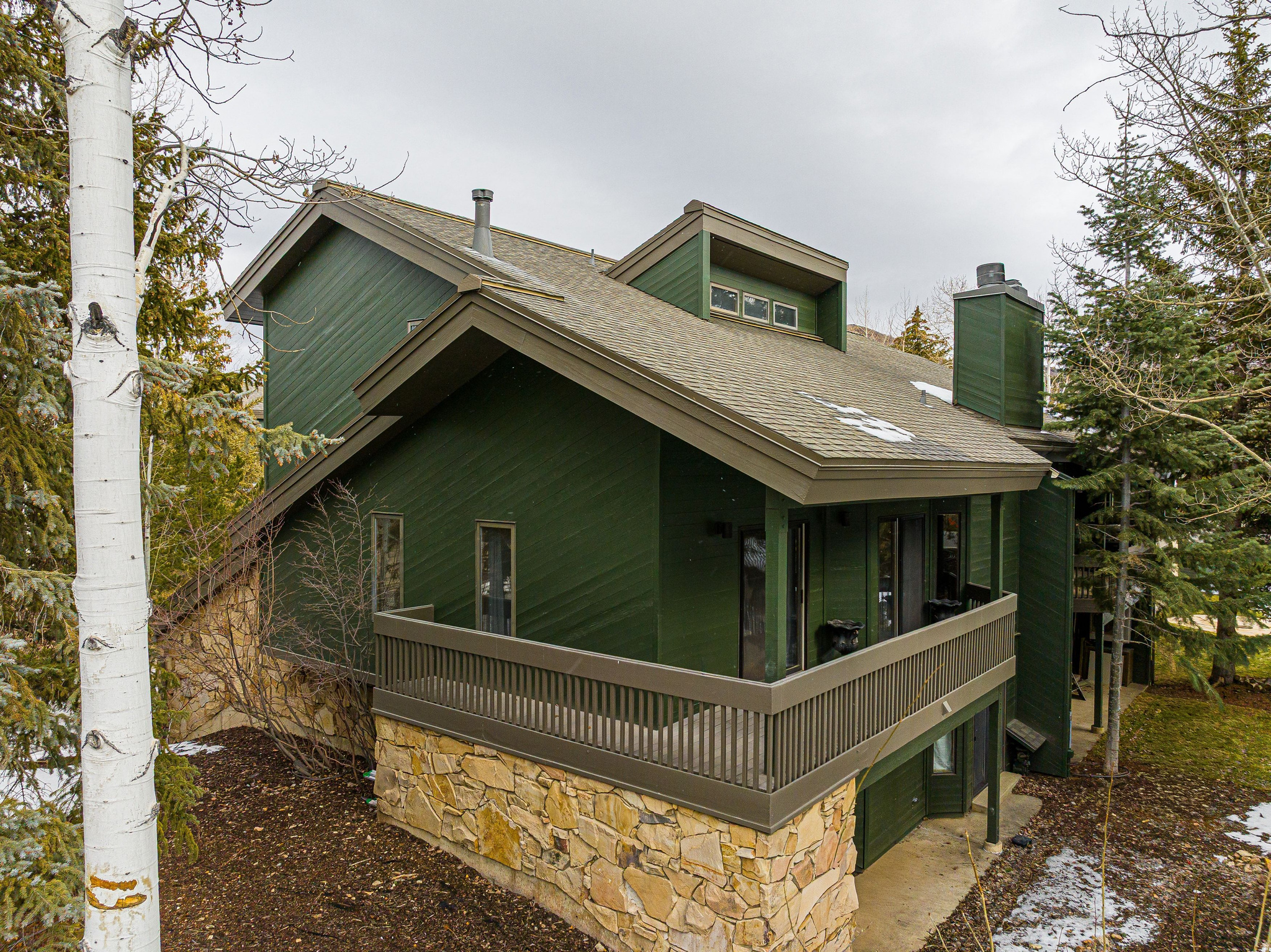 LAKESIDE - Residential Lease