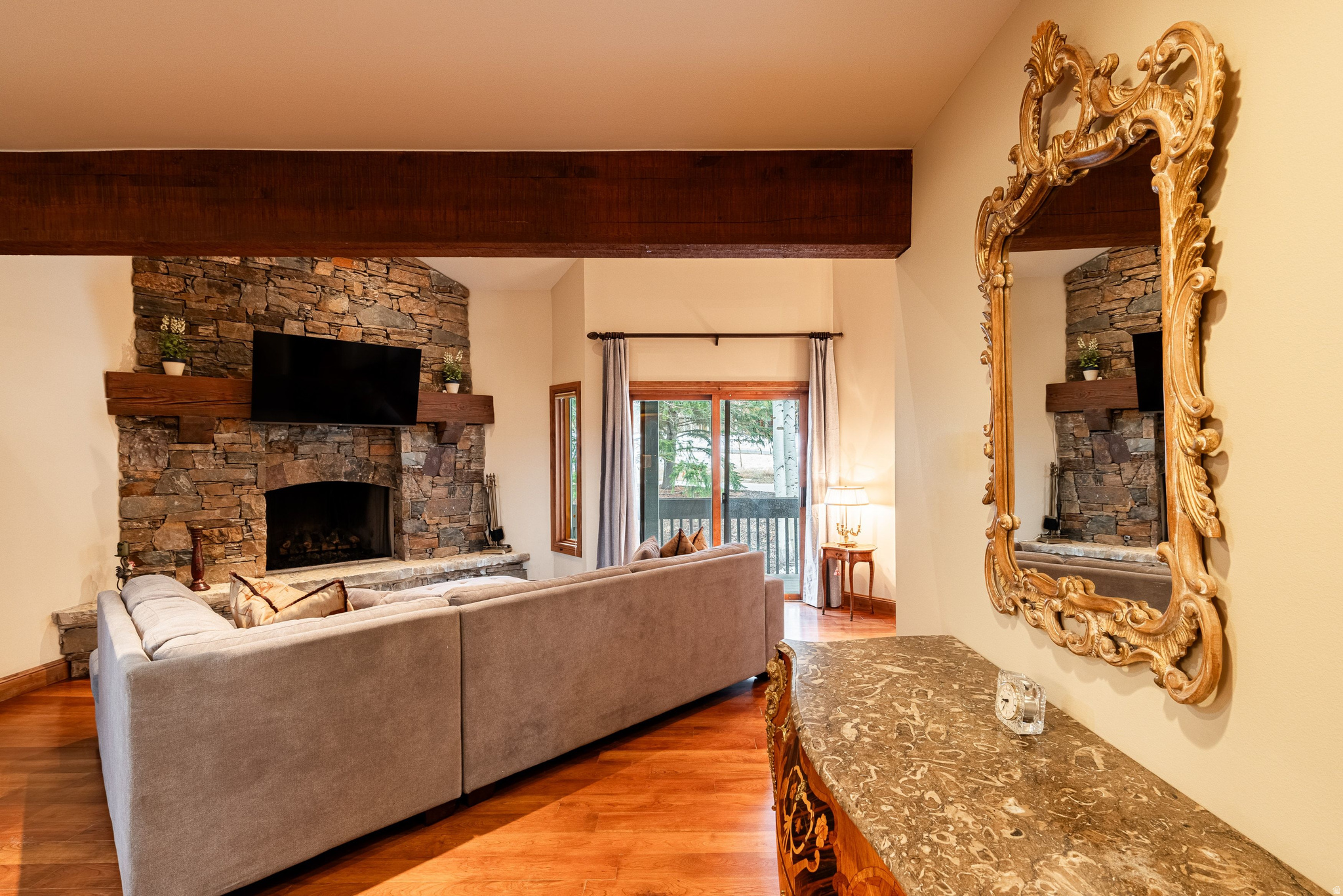 LAKESIDE - Residential Lease