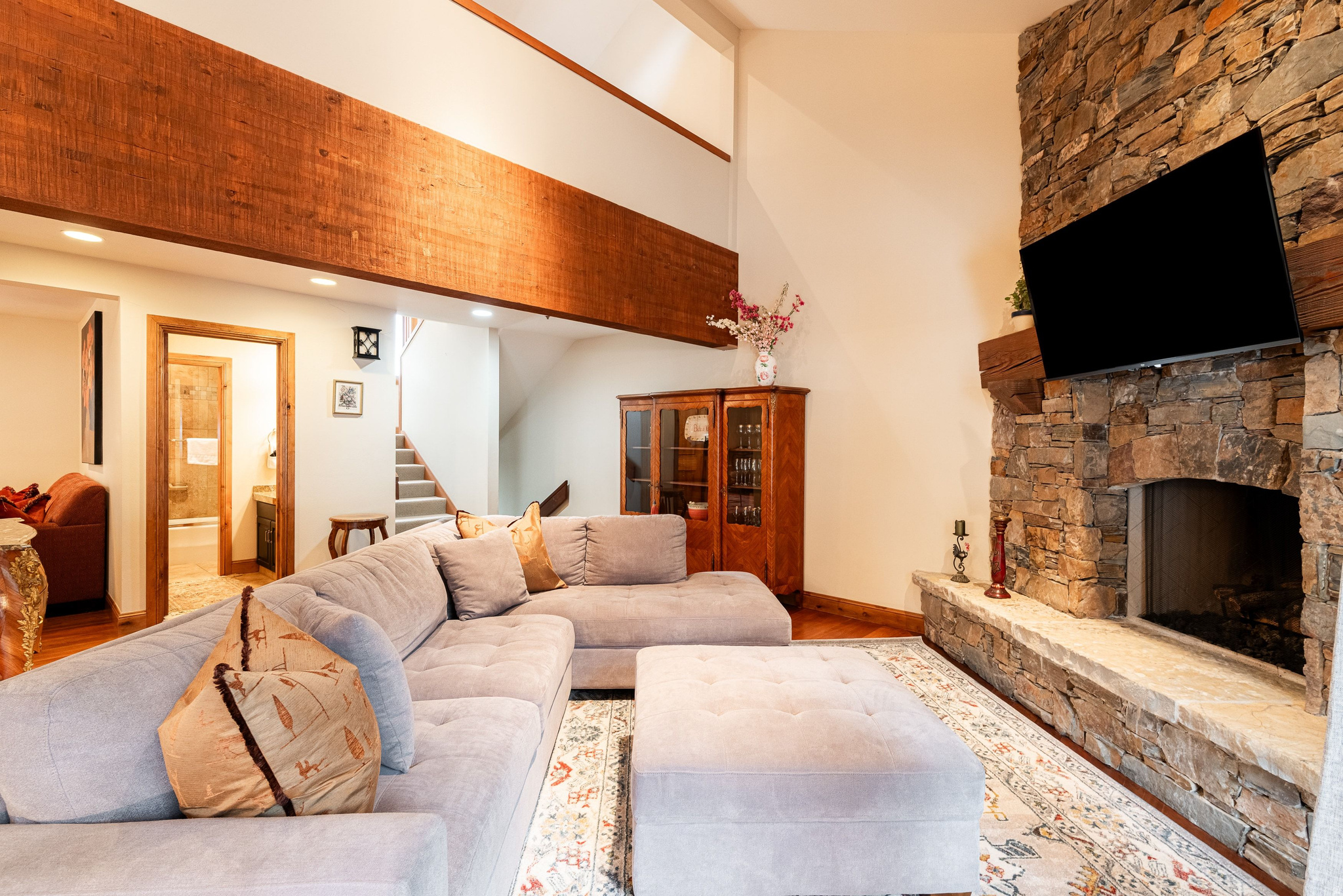 LAKESIDE - Residential Lease