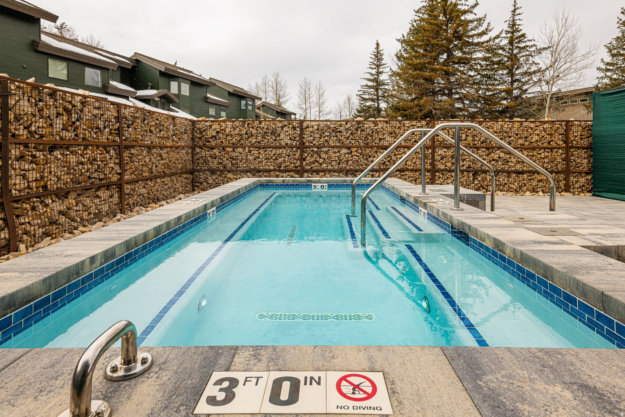 LAKESIDE - Residential Lease