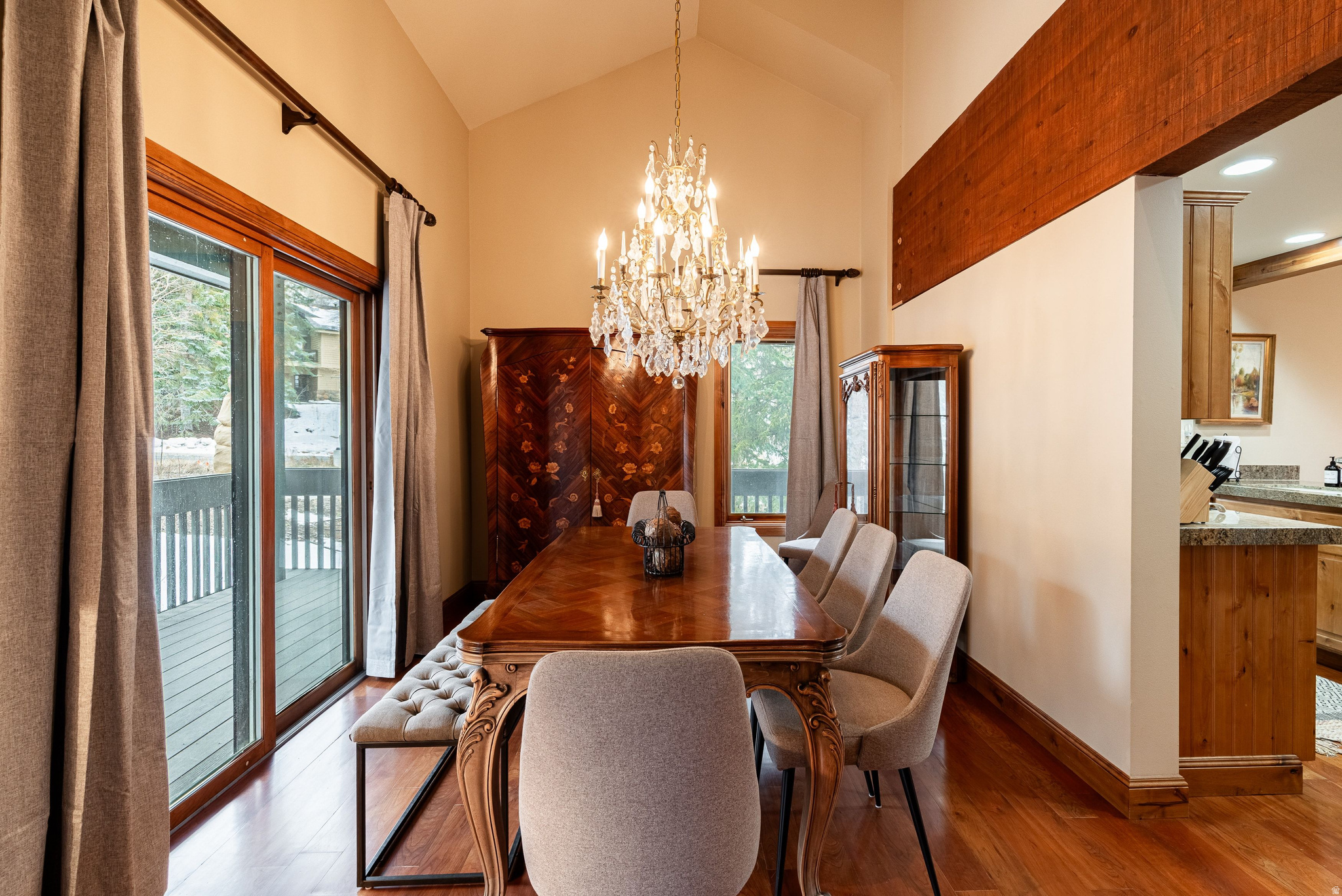 LAKESIDE - Residential Lease