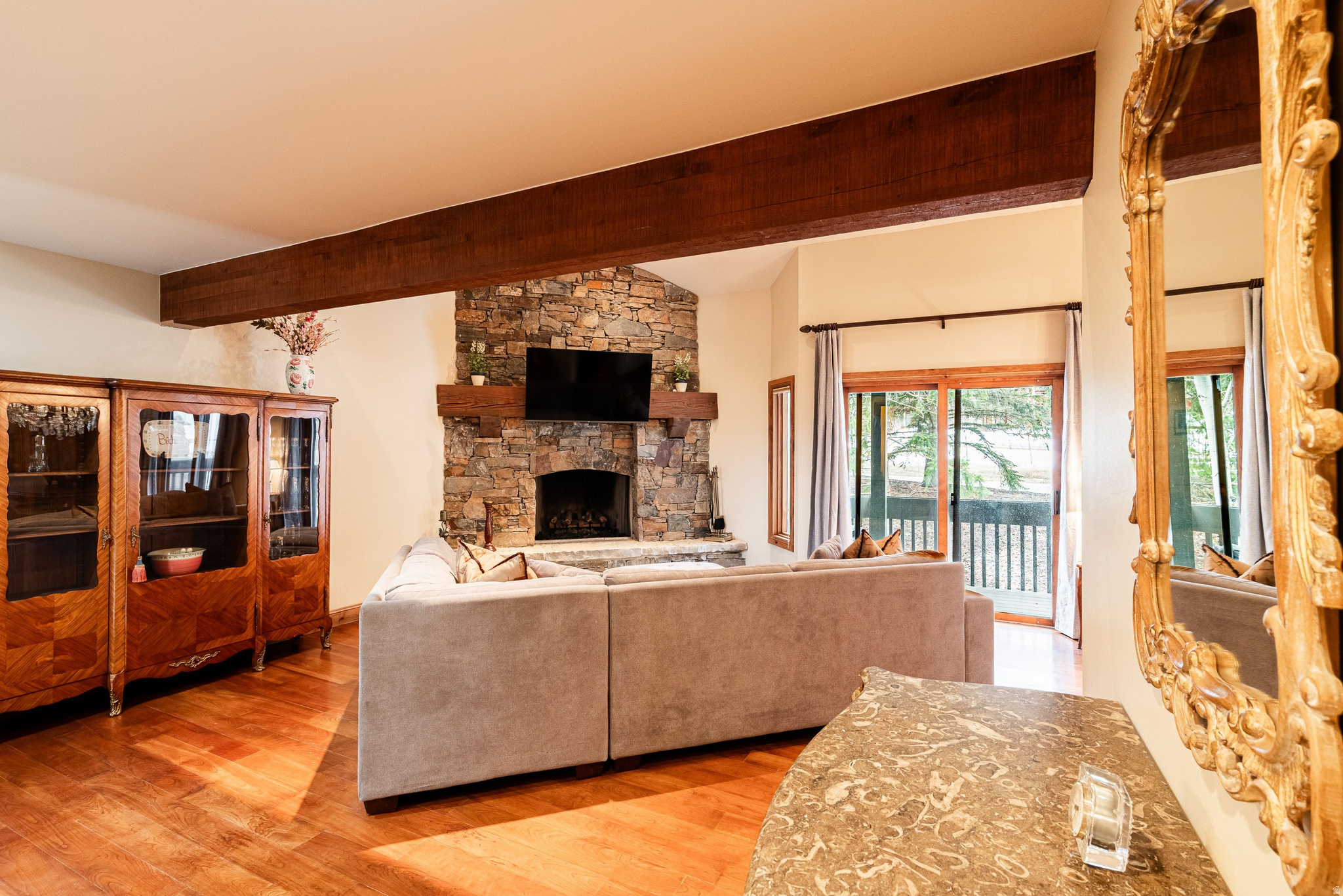 LAKESIDE - Residential Lease