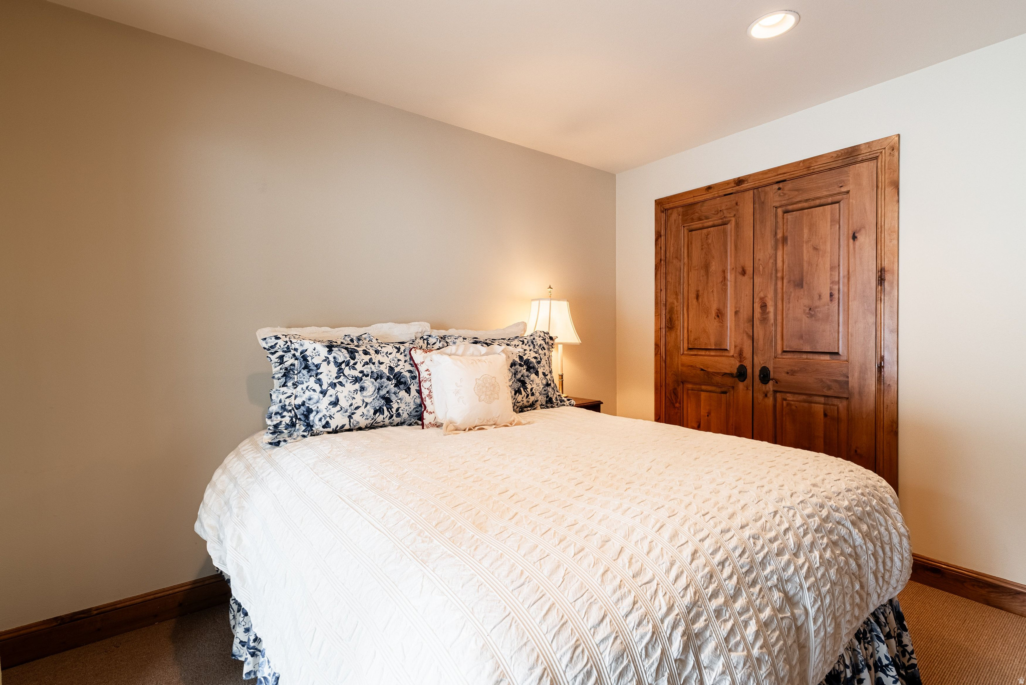 LAKESIDE - Residential Lease