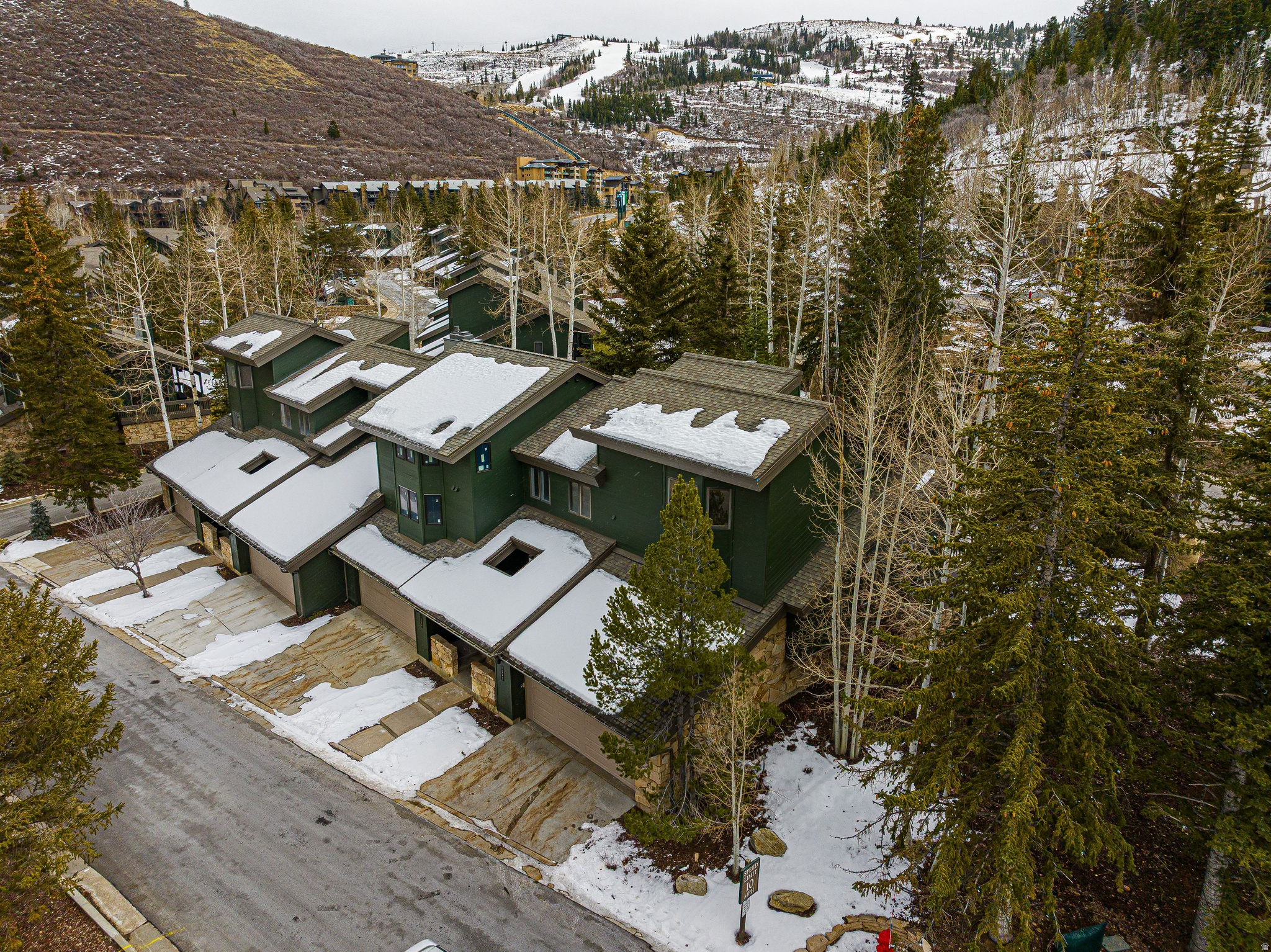 LAKESIDE - Residential Lease