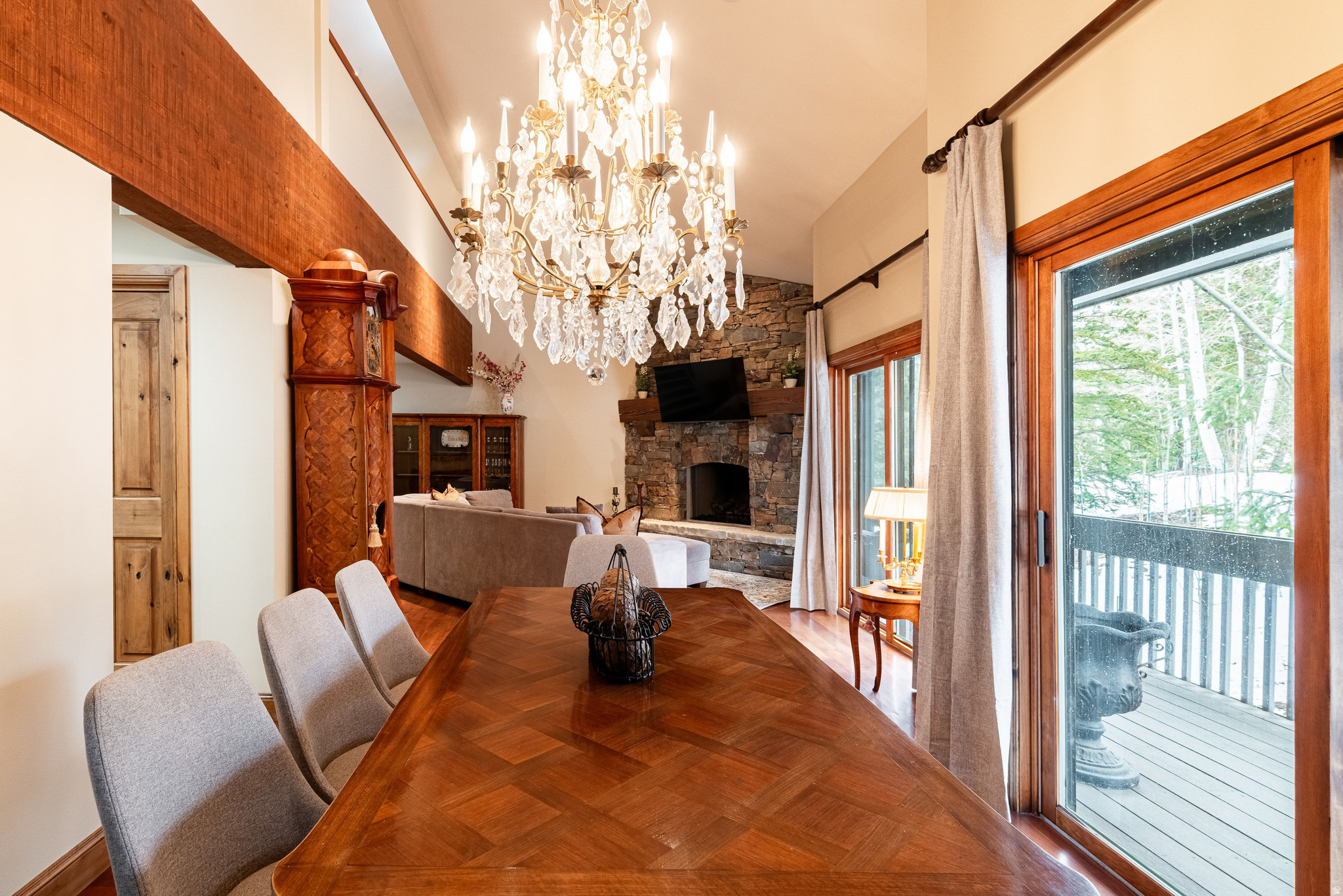 LAKESIDE - Residential Lease