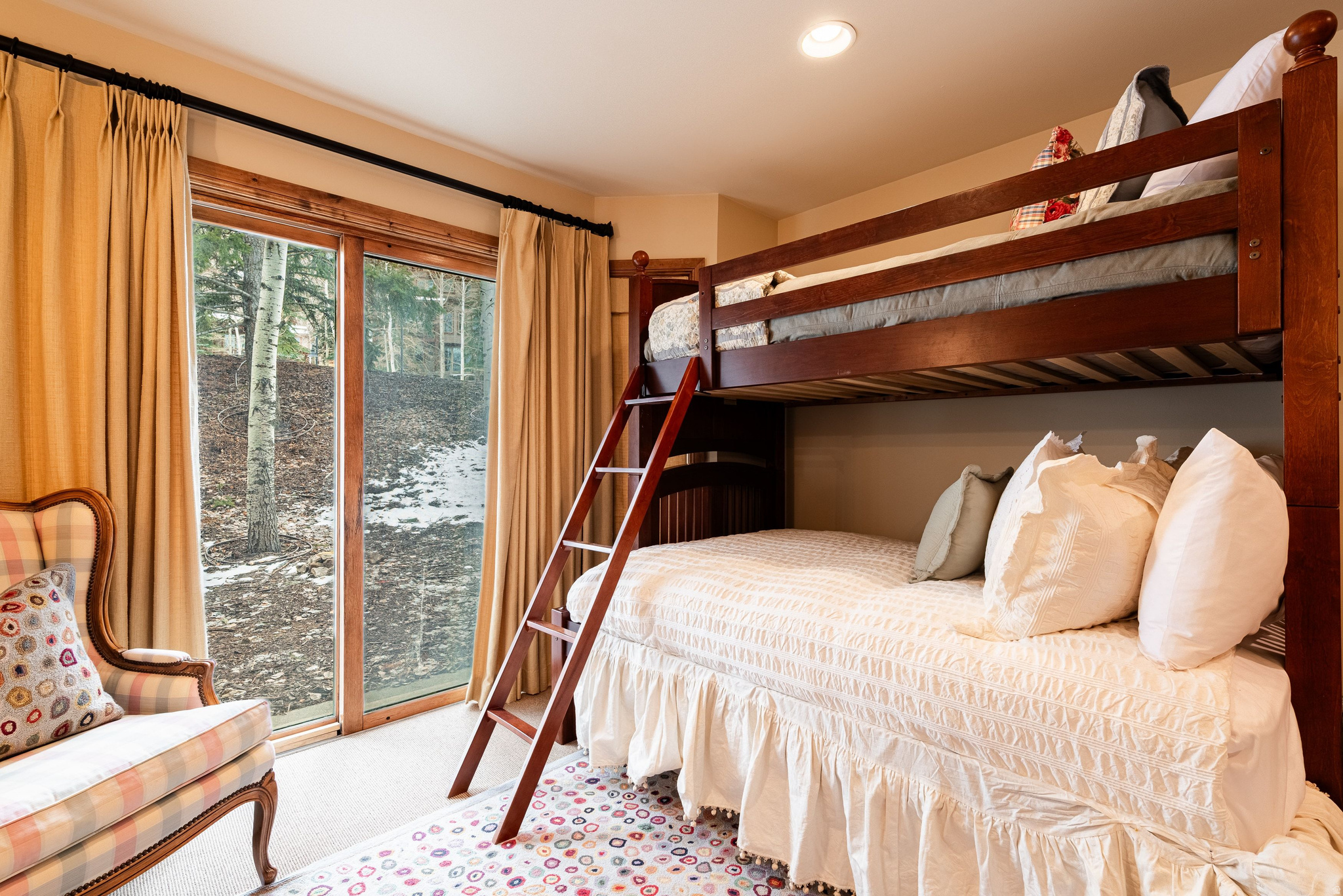 LAKESIDE - Residential Lease